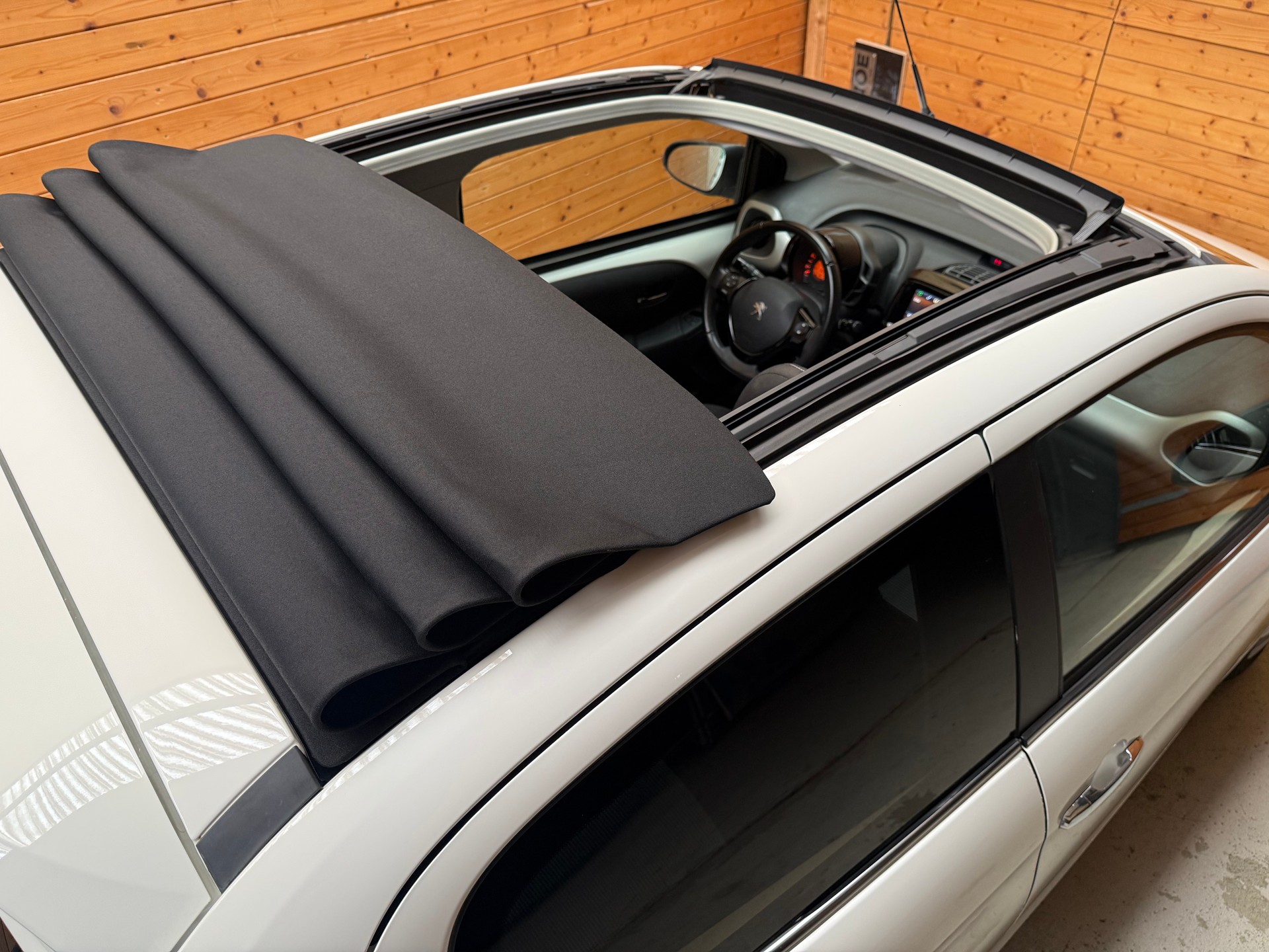PEUGEOT 108 1.2 VTi Active-image-2