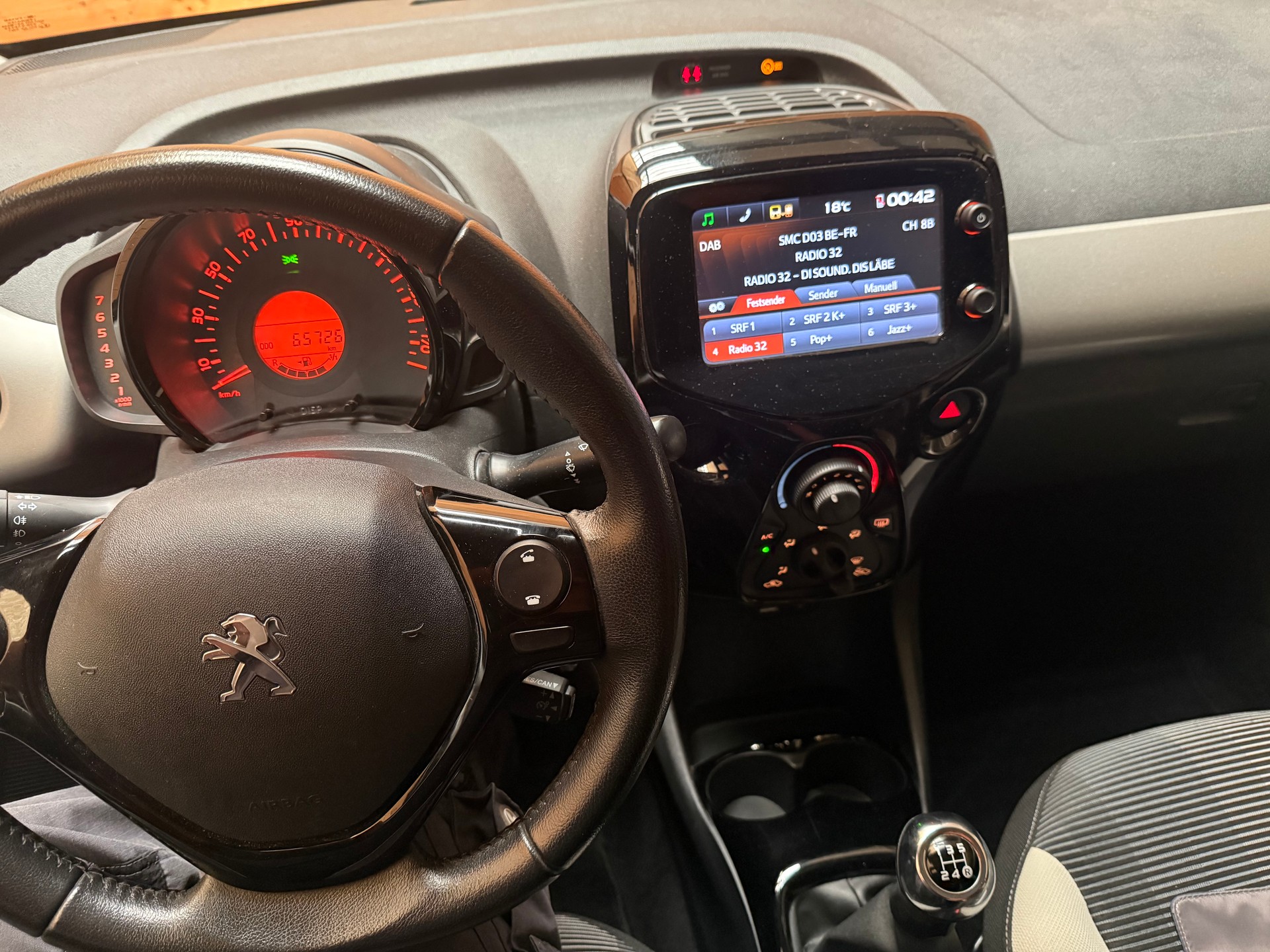 PEUGEOT 108 1.2 VTi Active-image-7