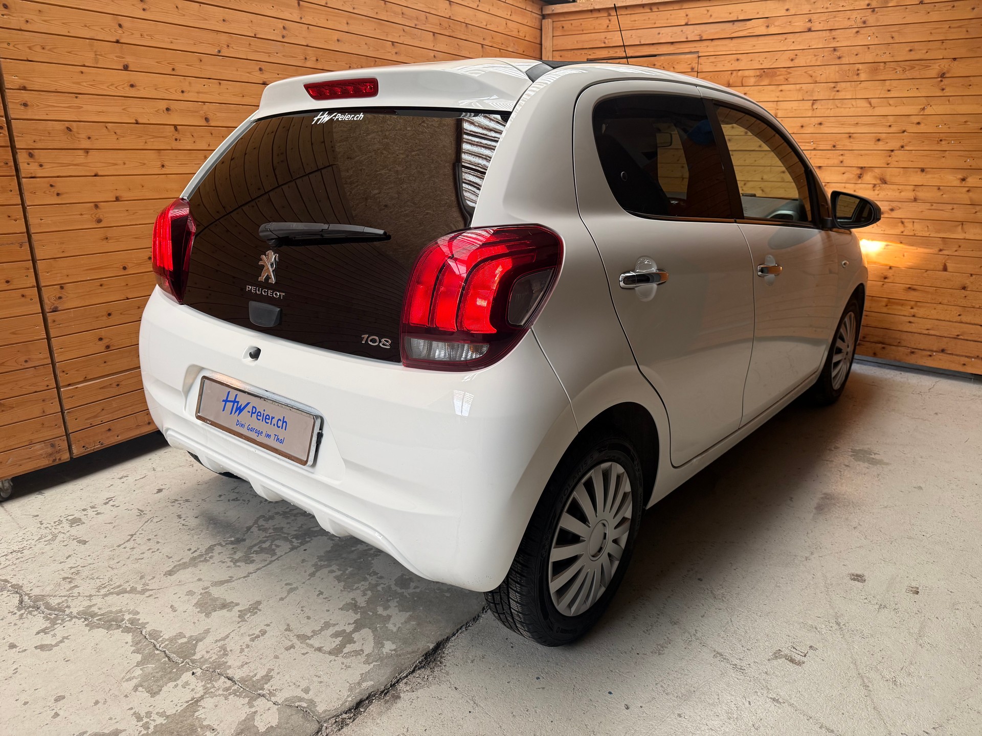 PEUGEOT 108 1.2 VTi Active-image-1