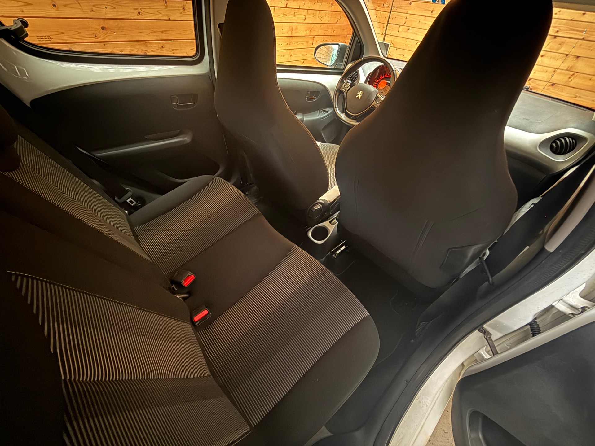 PEUGEOT 108 1.2 VTi Active-image-5