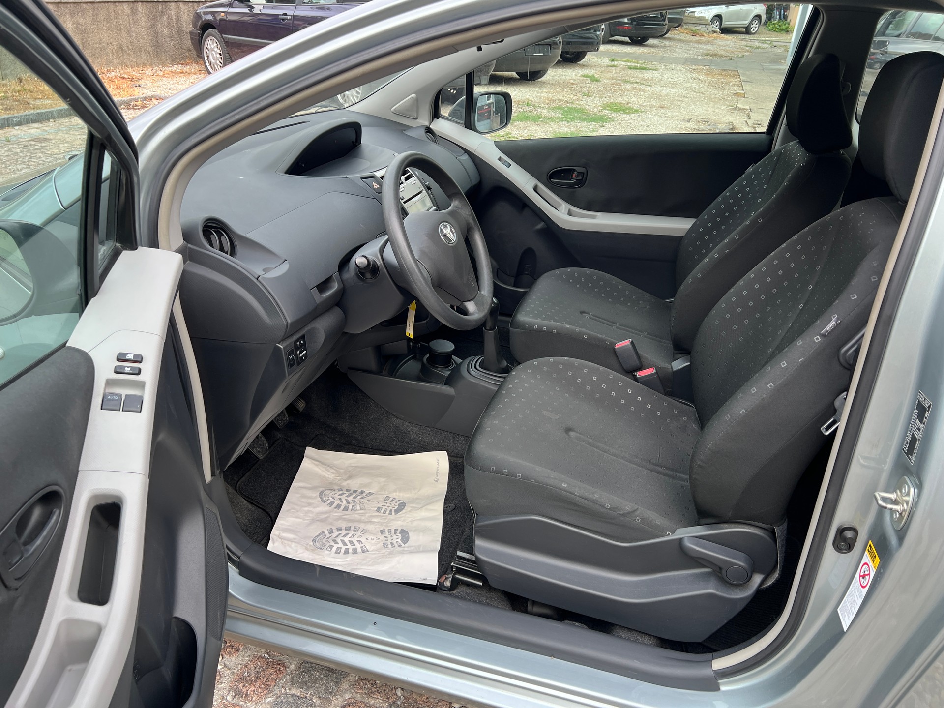 TOYOTA Yaris 1.4 D-4D City Multimode Frisch ab MFK-image-8