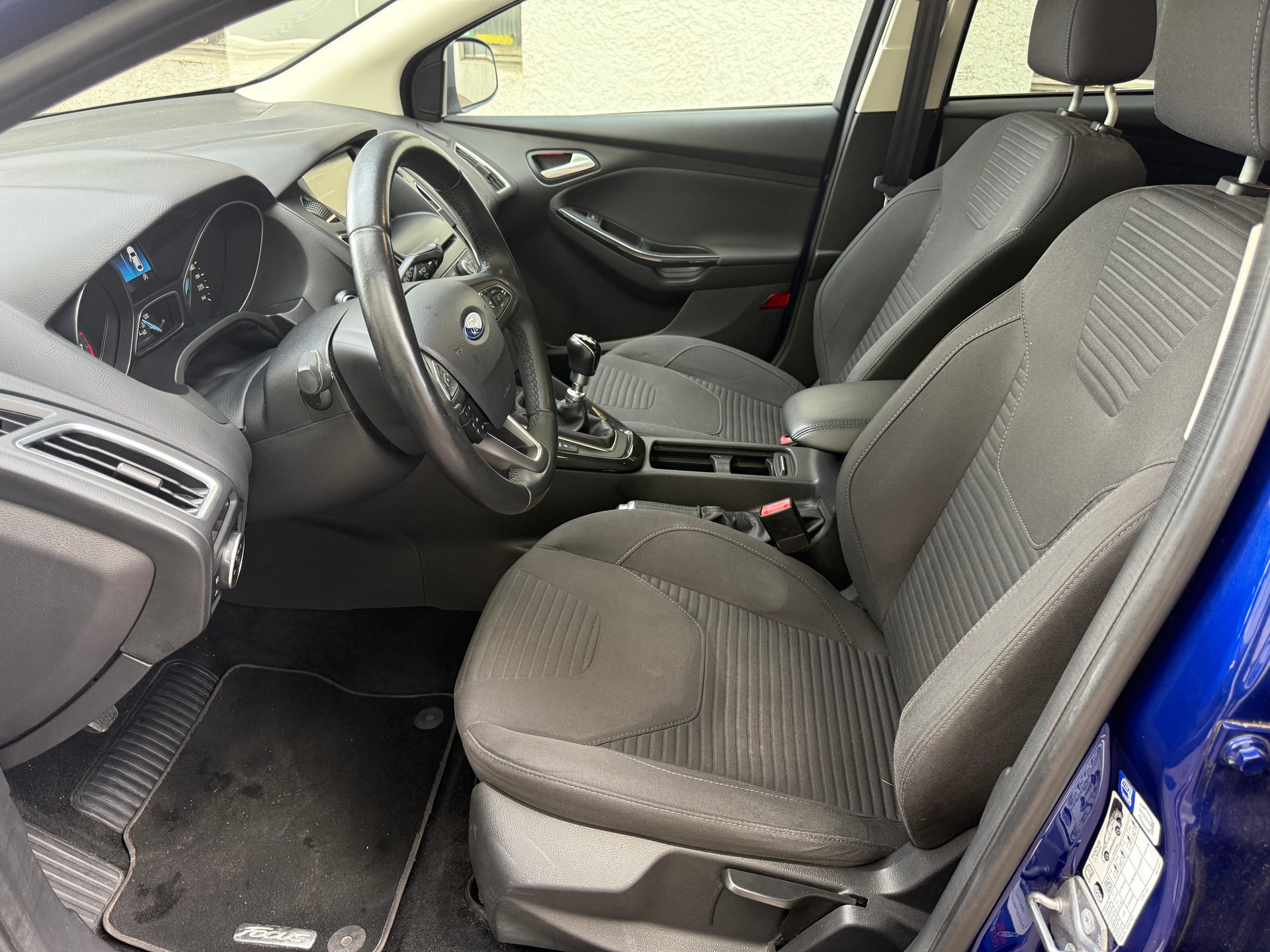FORD Focus 1.0 SCTi Titanium X-image-11
