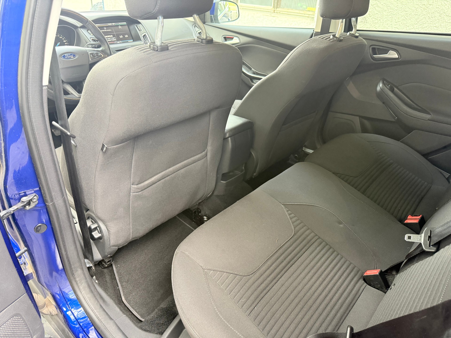 FORD Focus 1.0 SCTi Titanium X-image-9