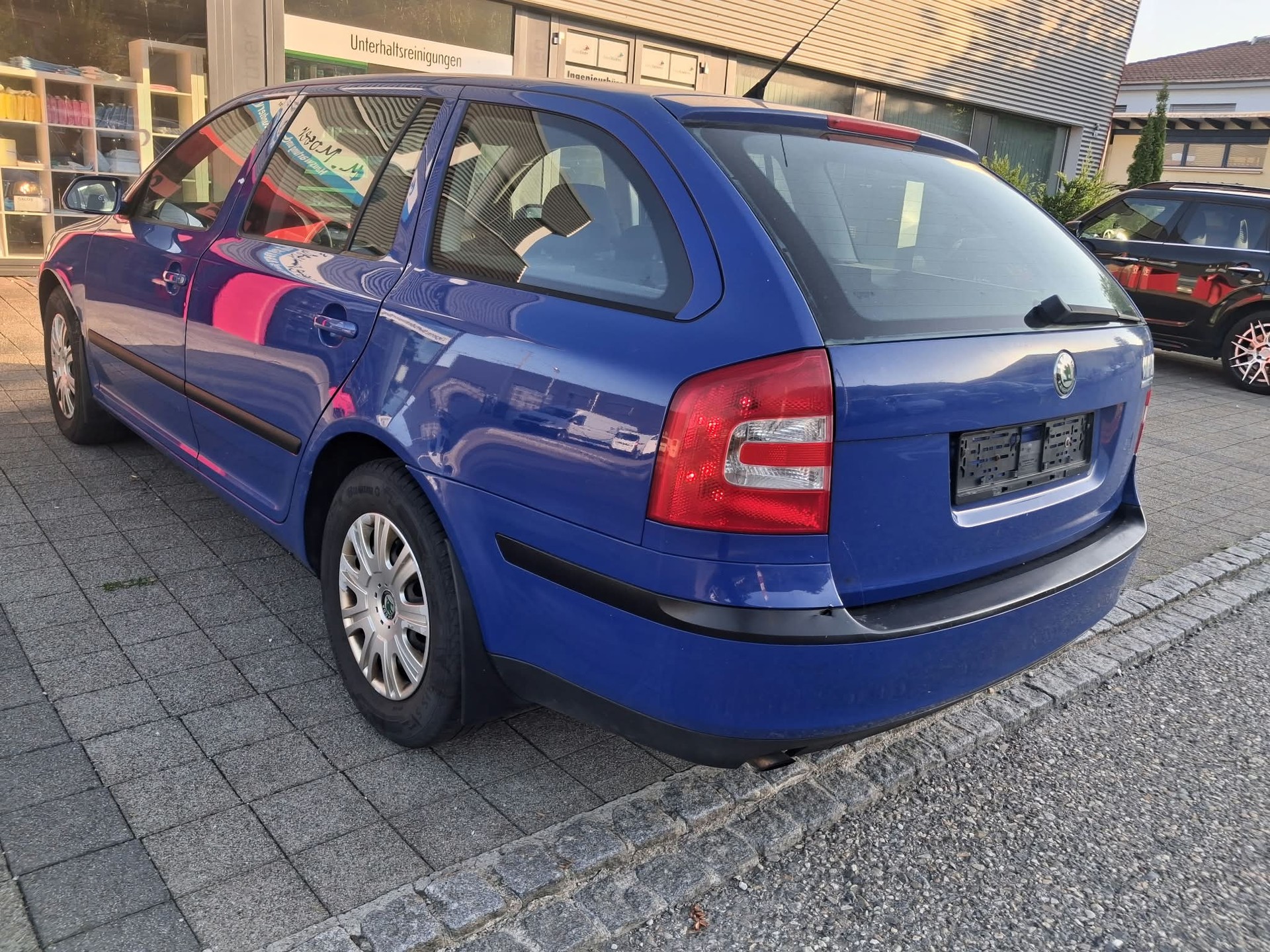 SKODA Octavia 1.6 Elegance-image-5