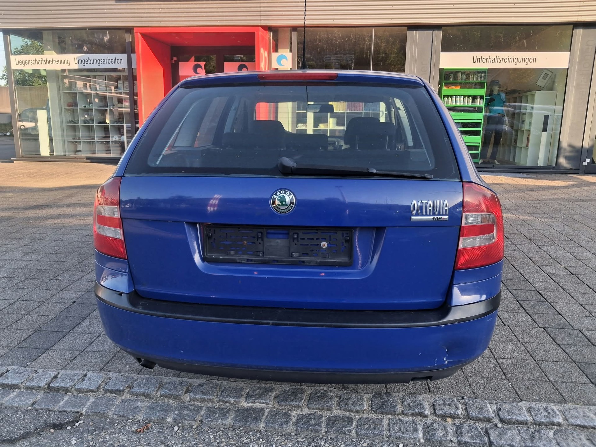 SKODA Octavia 1.6 Elegance-image-4