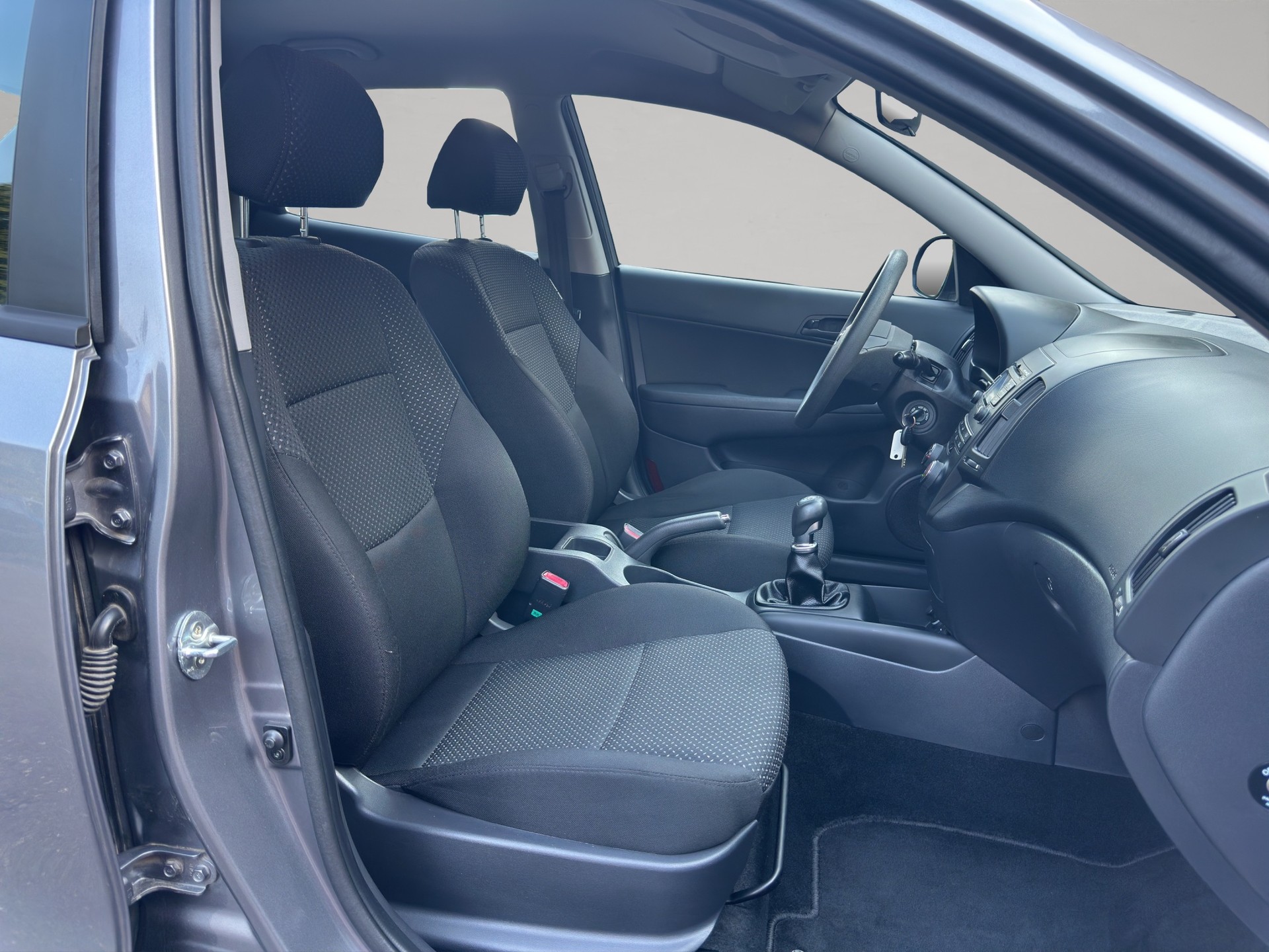 HYUNDAI i30 1.4 Comfort-image-12