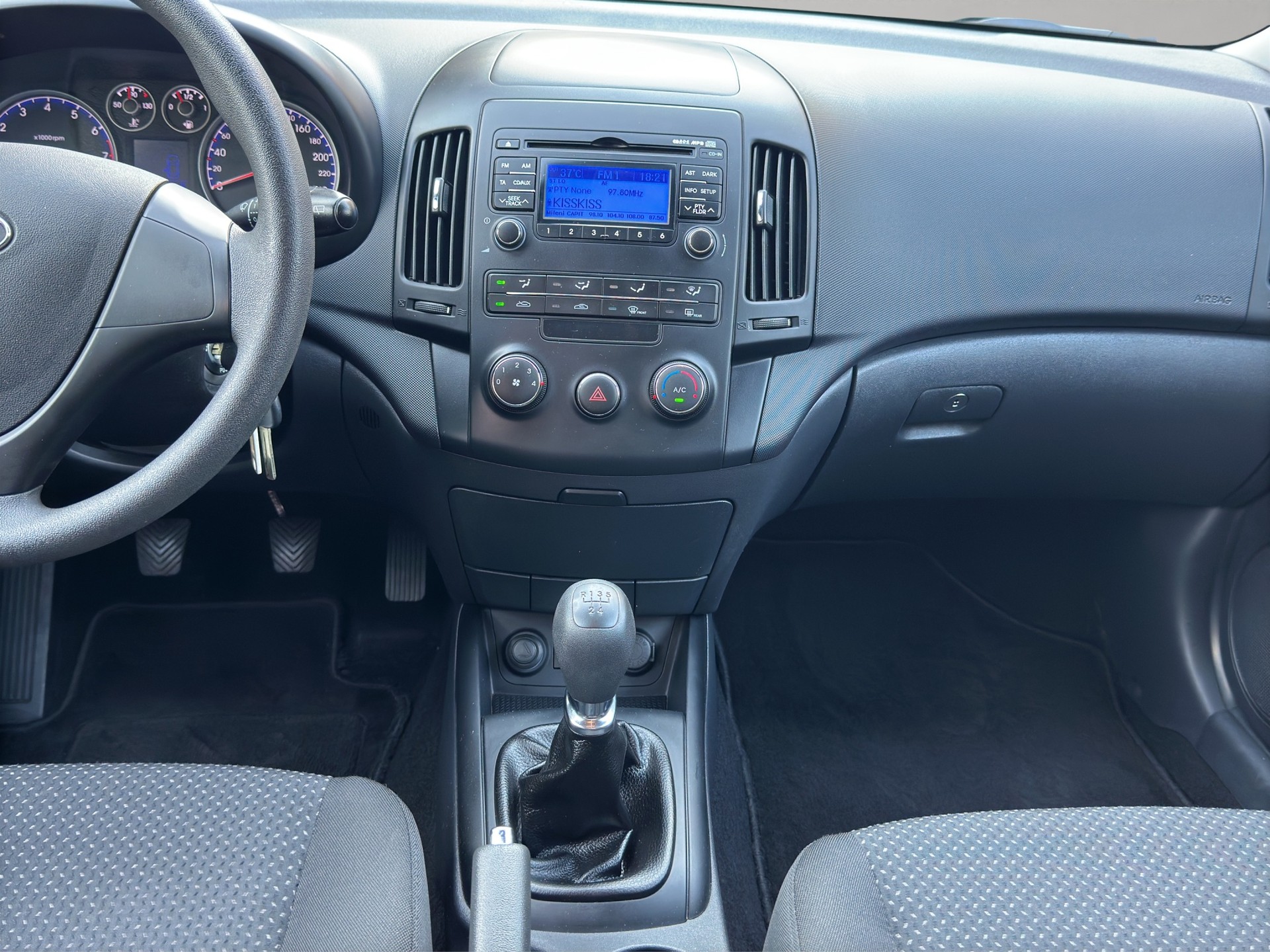 HYUNDAI i30 1.4 Comfort-image-7