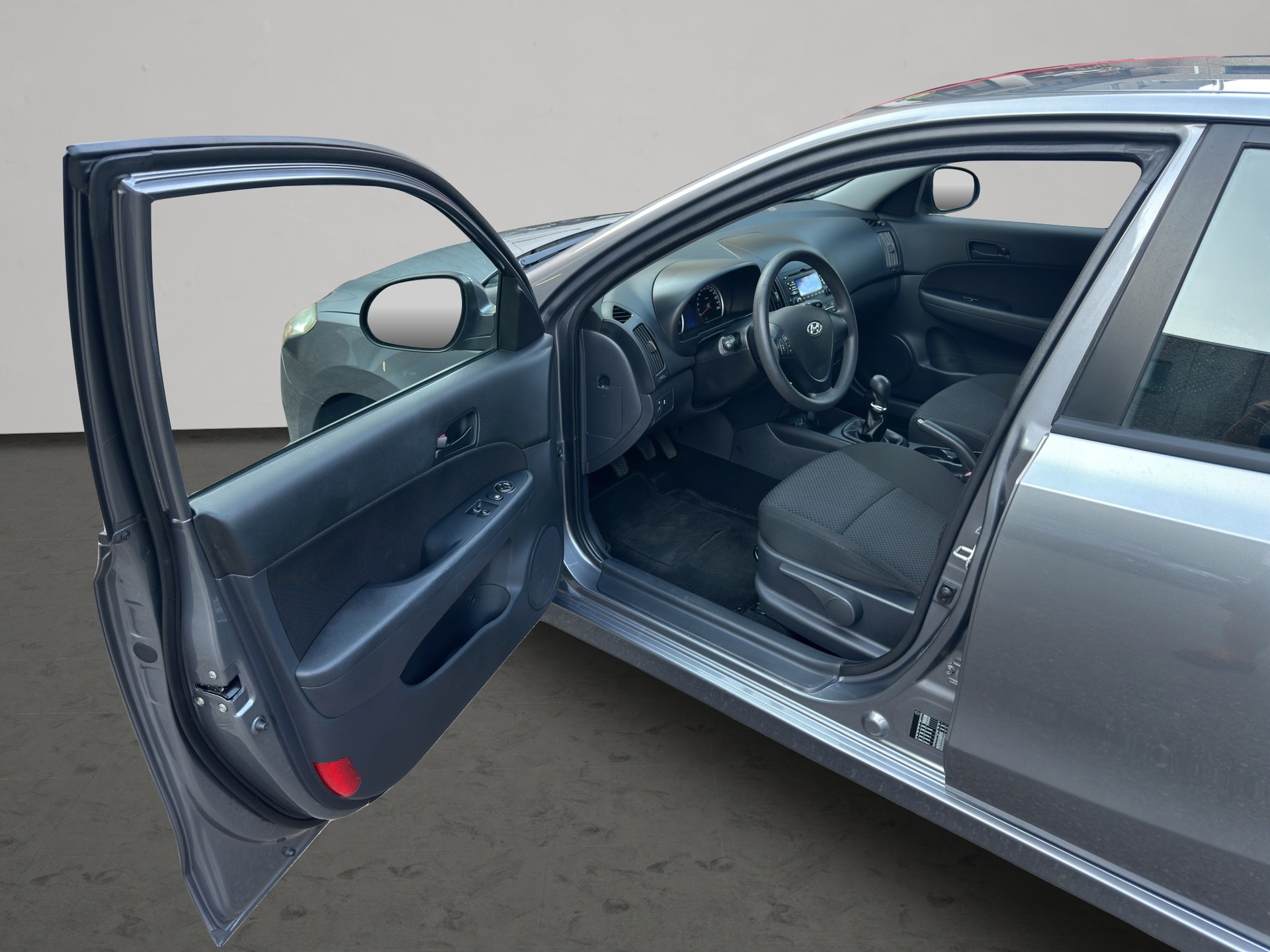 HYUNDAI i30 1.4 Comfort-image-5