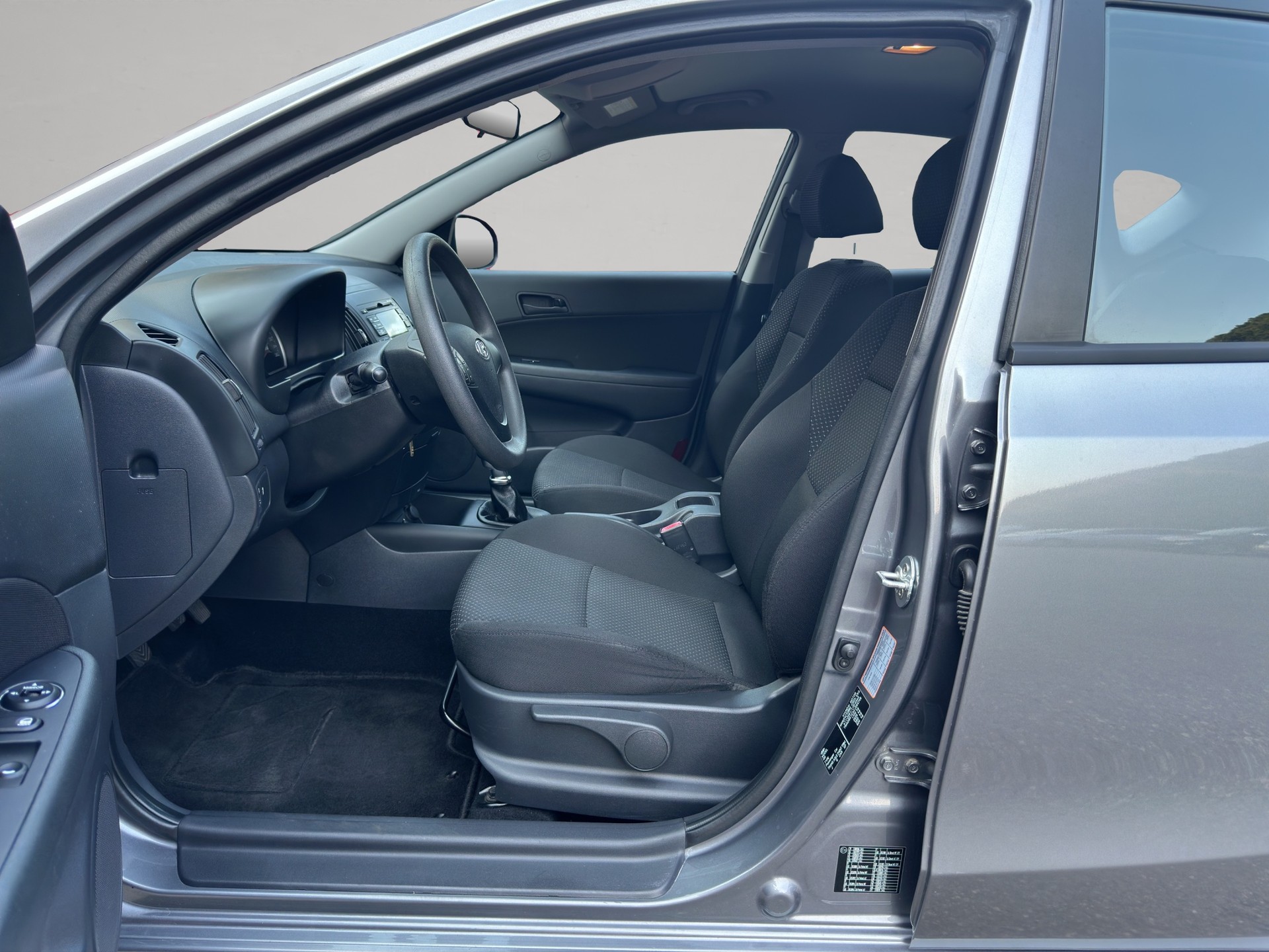 HYUNDAI i30 1.4 Comfort-image-4