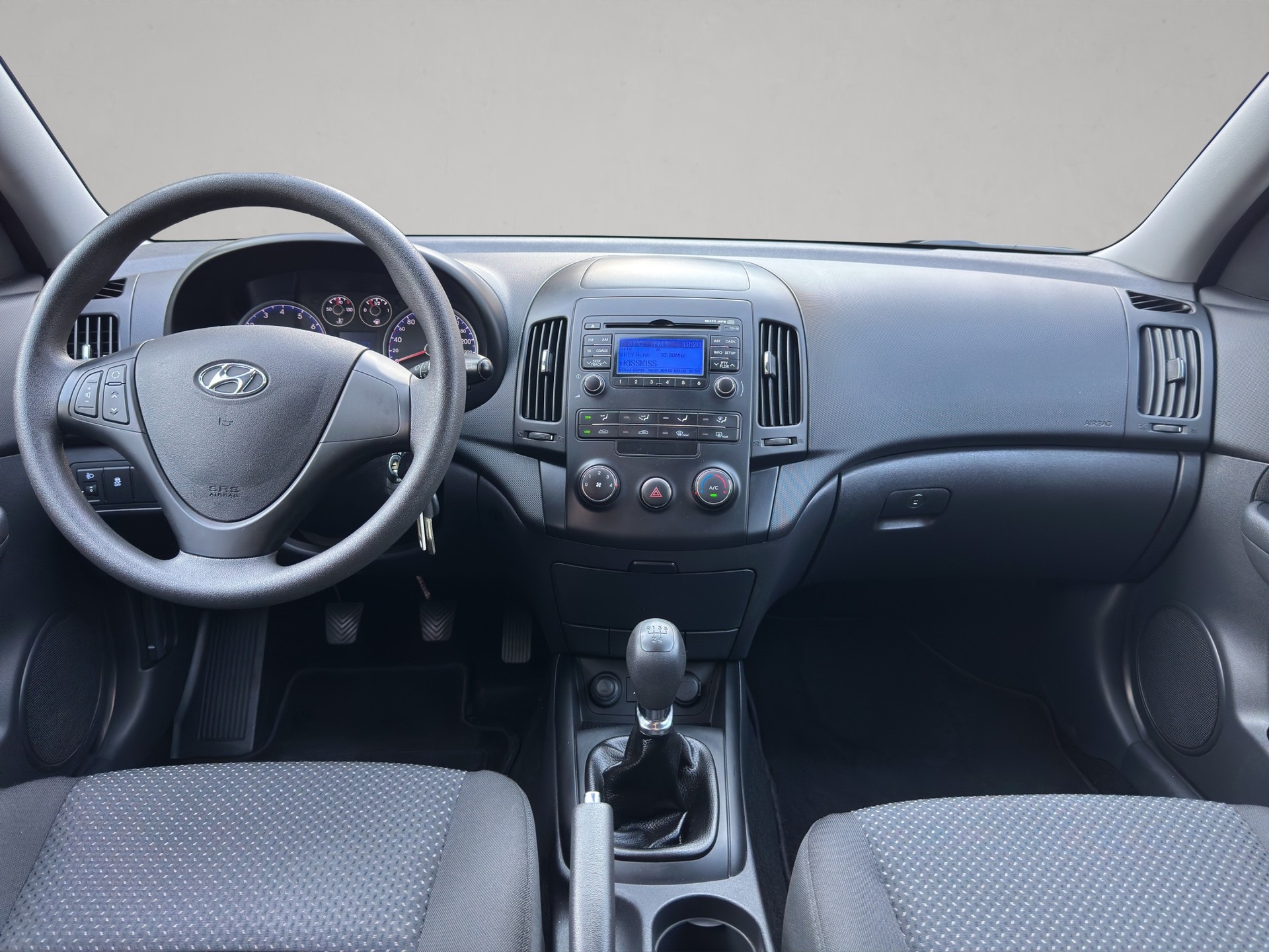 HYUNDAI i30 1.4 Comfort-image-8
