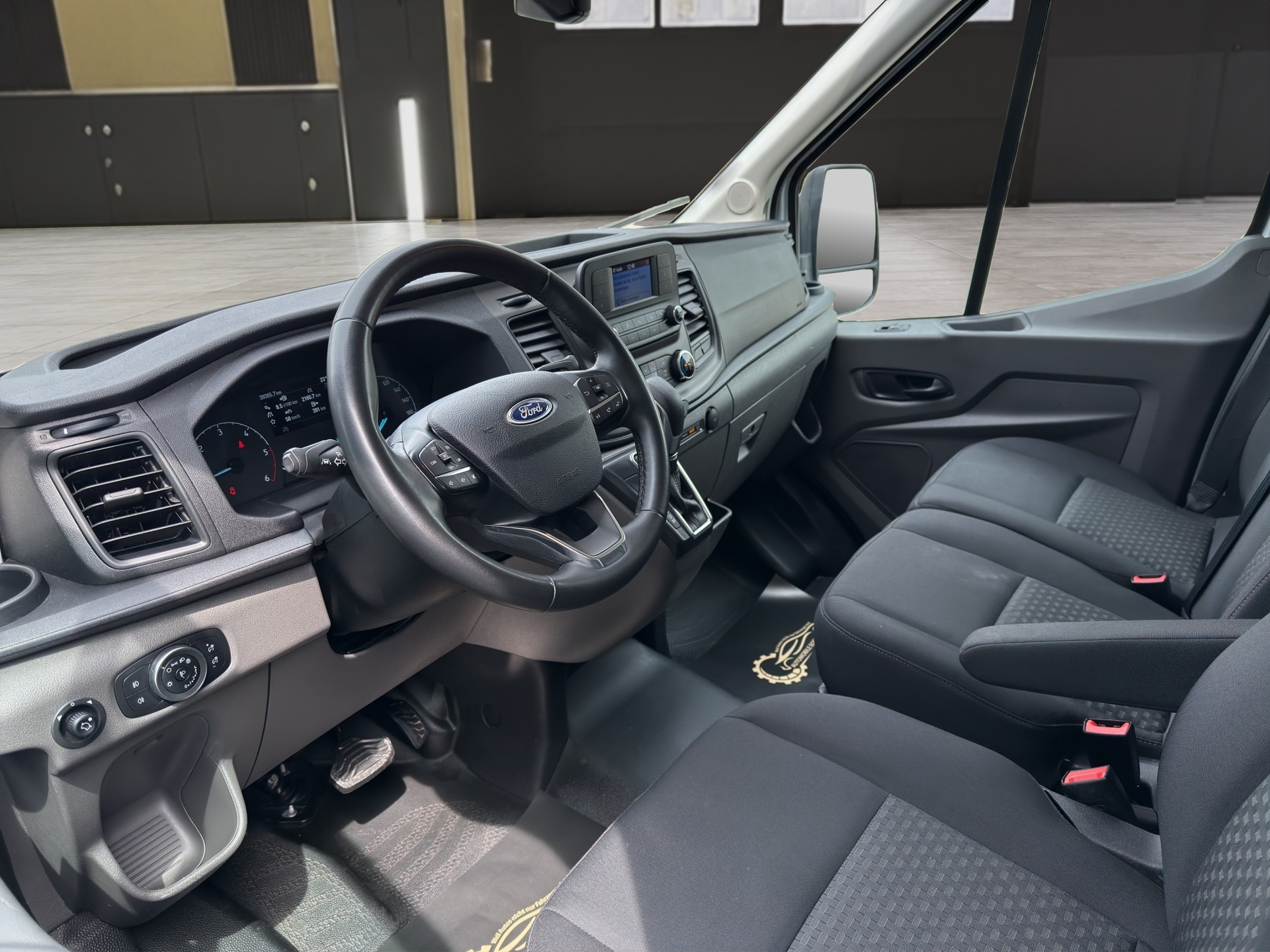 FORD Transit Van 350 L3 Trend 2.0 TDCi 130 FWD A-image-8