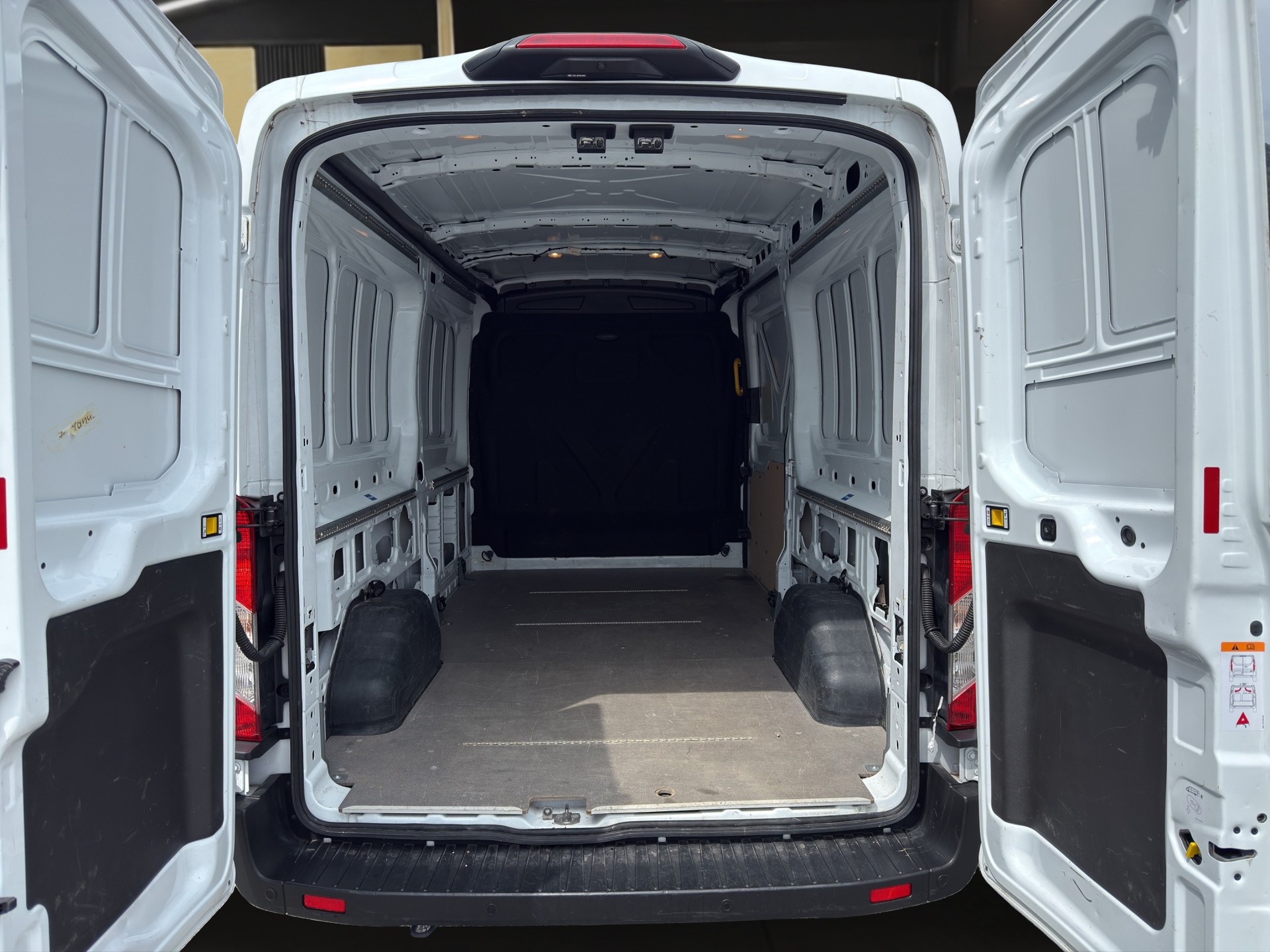 FORD Transit Van 350 L3 Trend 2.0 TDCi 130 FWD A-image-13
