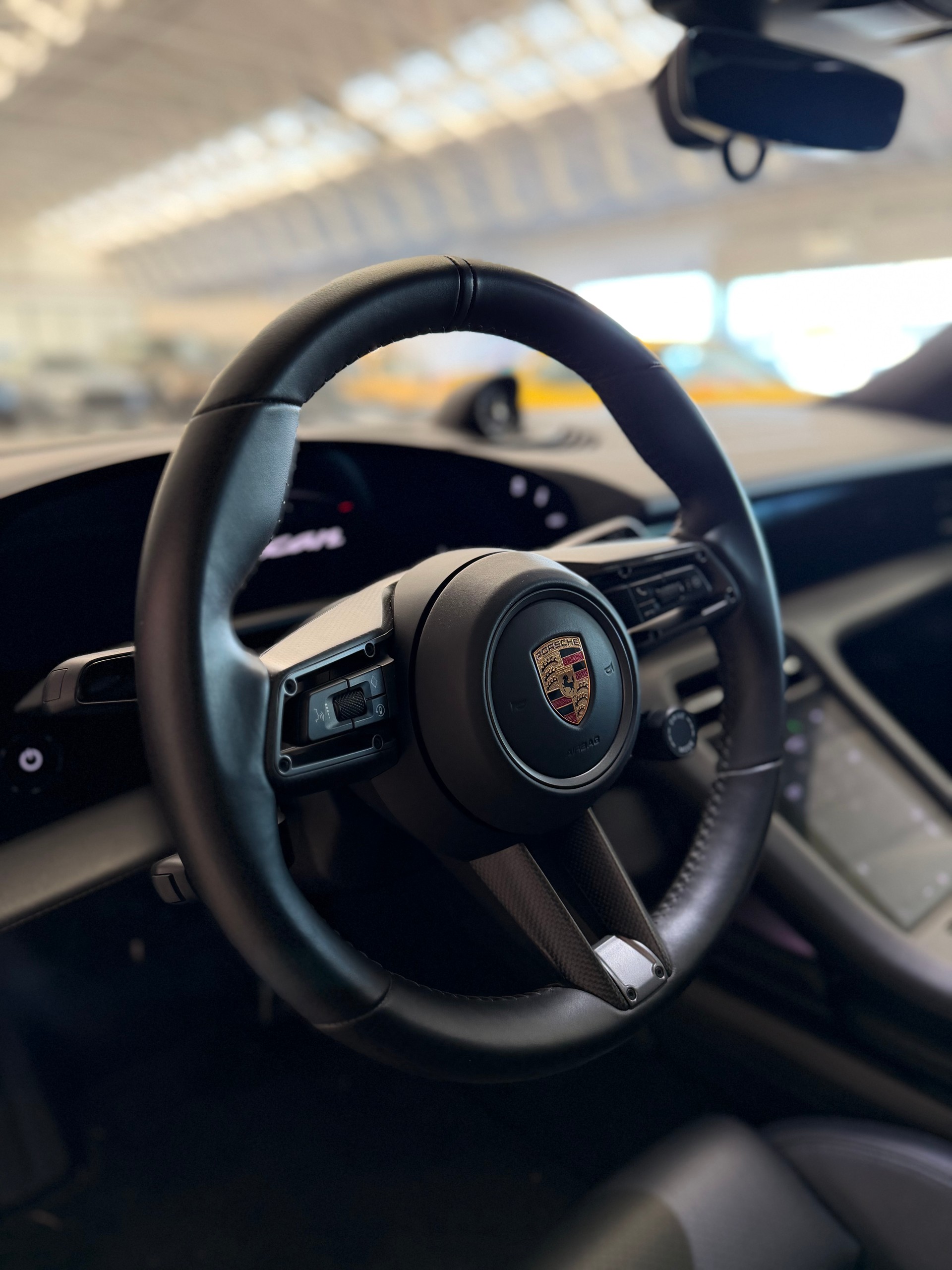 PORSCHE Taycan Turbo S-image-10