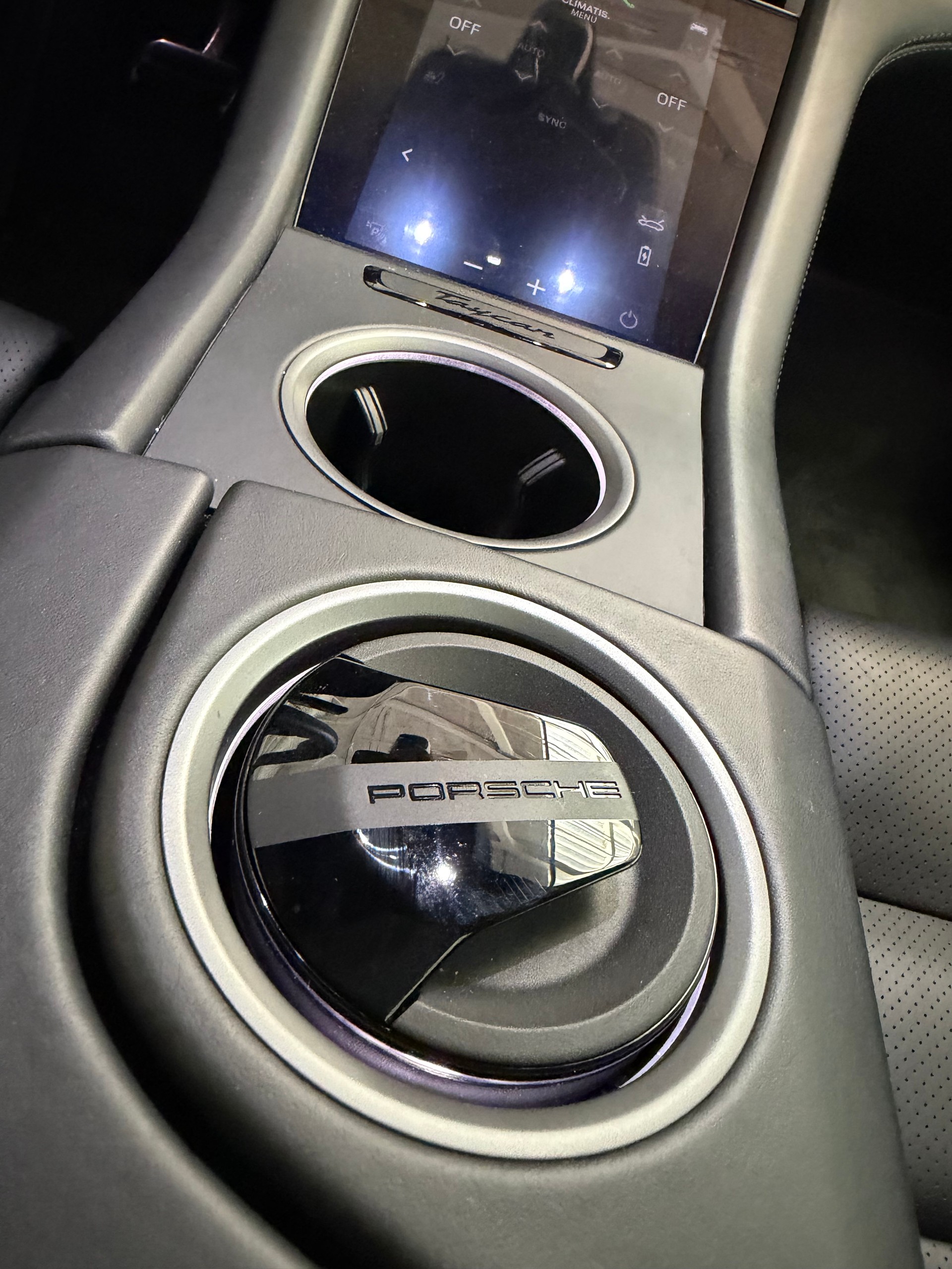 PORSCHE Taycan Turbo S-image-16