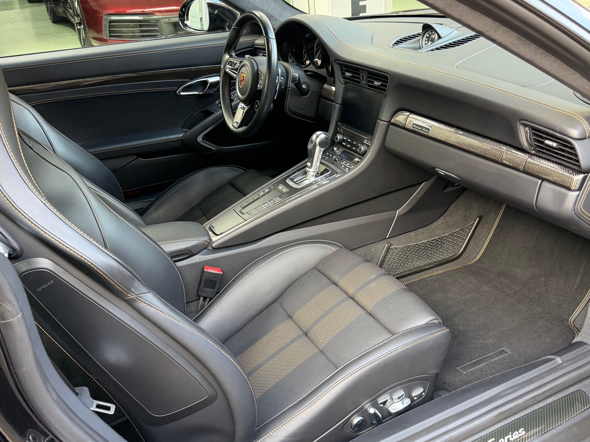 PORSCHE 911 Turbo S Exclusive PDK-image-5