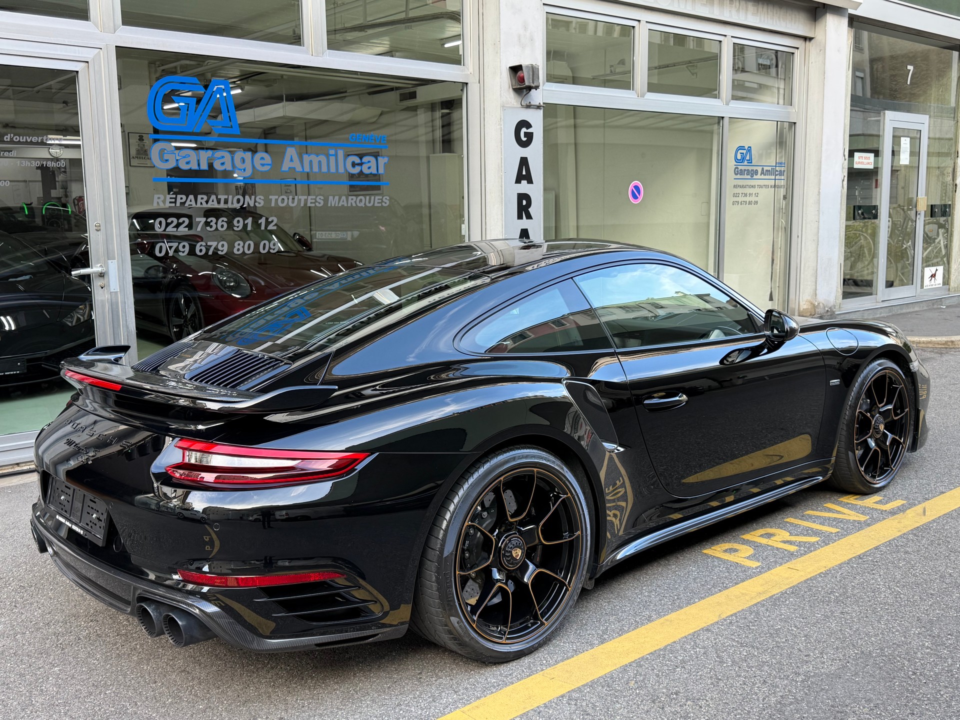 PORSCHE 911 Turbo S Exclusive PDK-image-2
