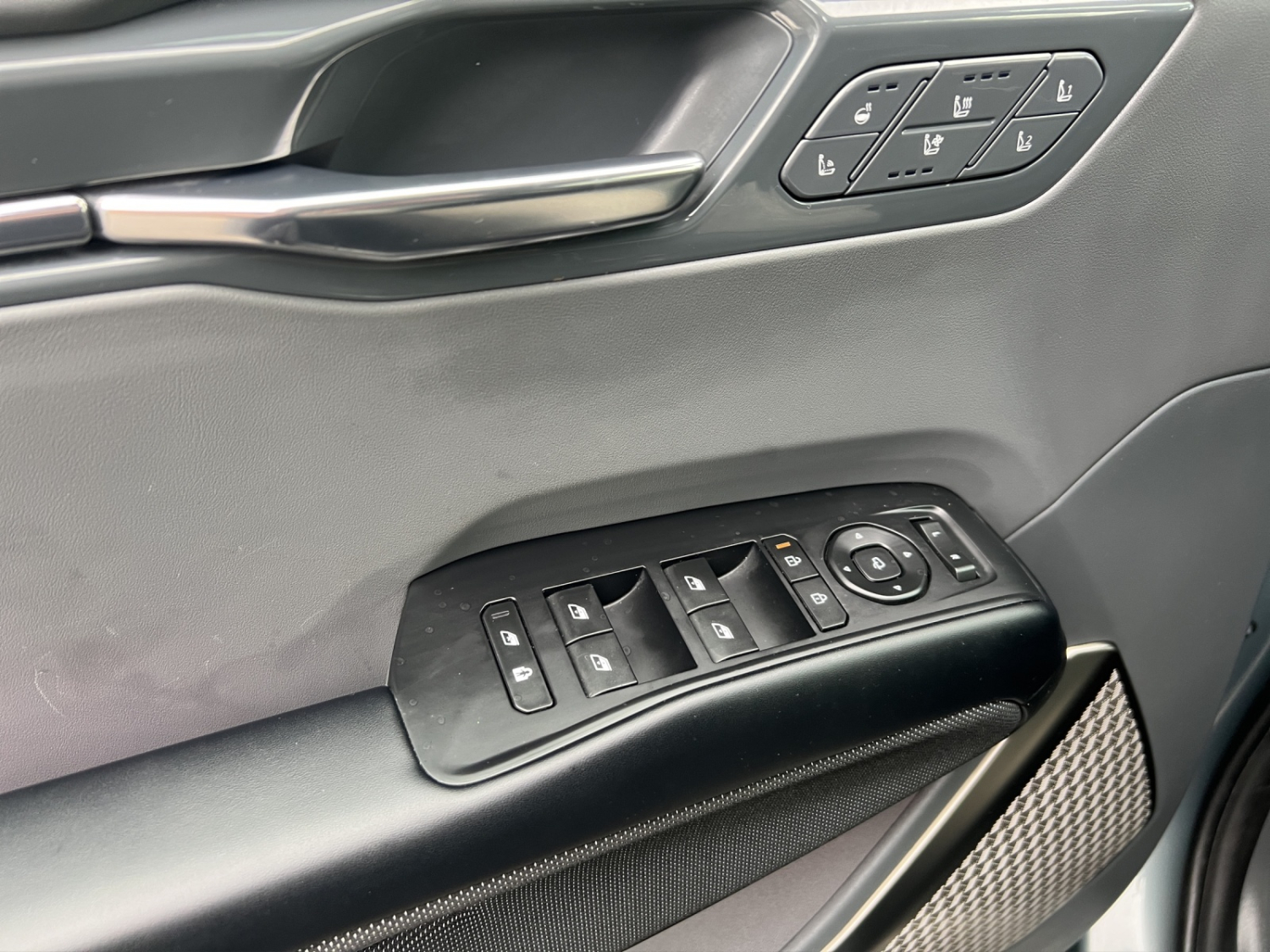 KIA EV9 99.8 kWh GT-Line 4x4-image-21