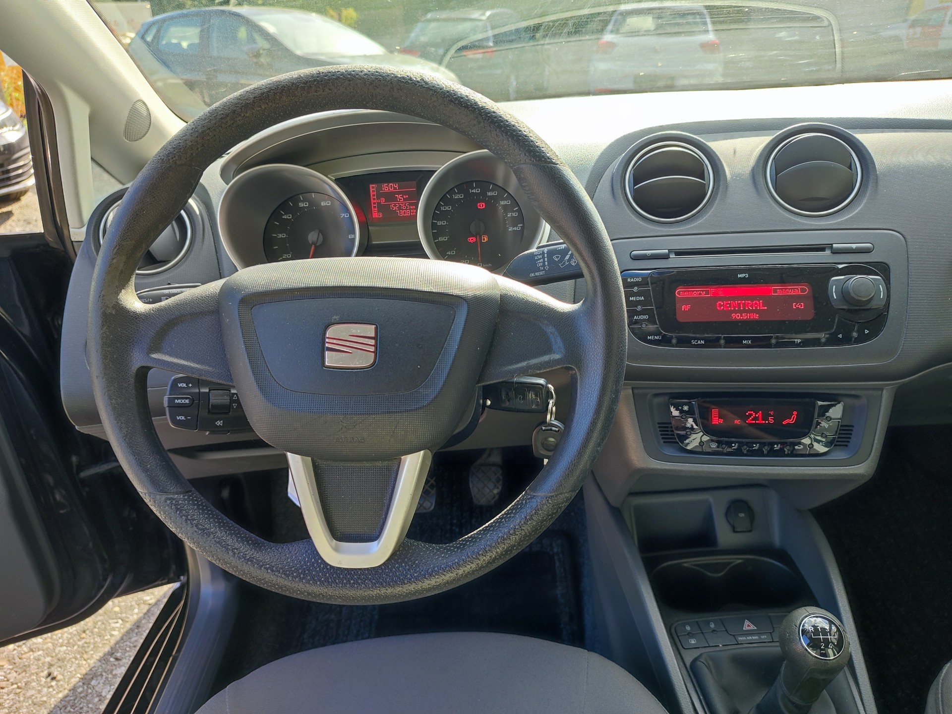 SEAT Ibiza 1.6 Style-image-9
