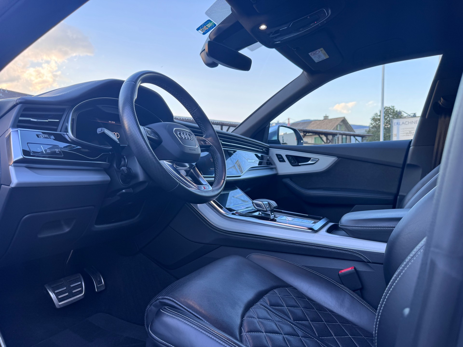 AUDI SQ8 TFSI quattro tiptronic-image-14