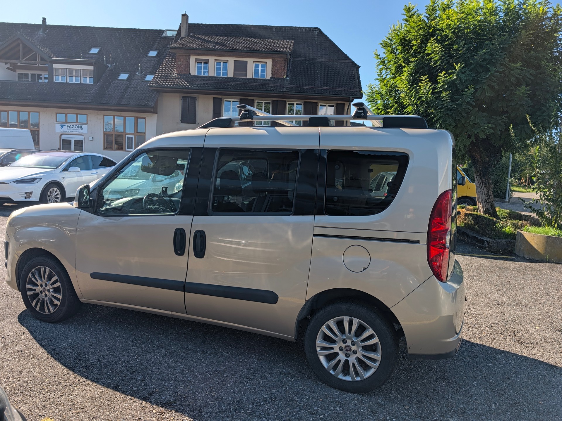 FIAT Doblò 1.6 JTD Emotion-image-8