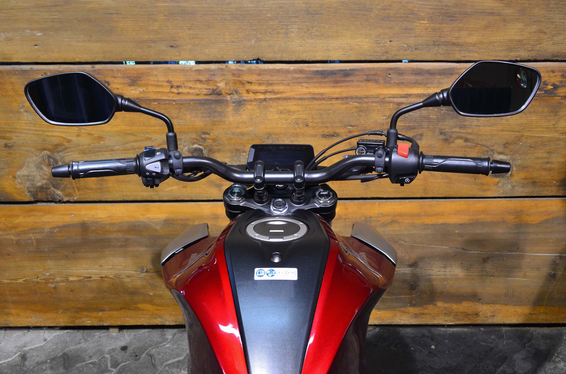 HONDA CB 125 R 8NA-showroom-element-2