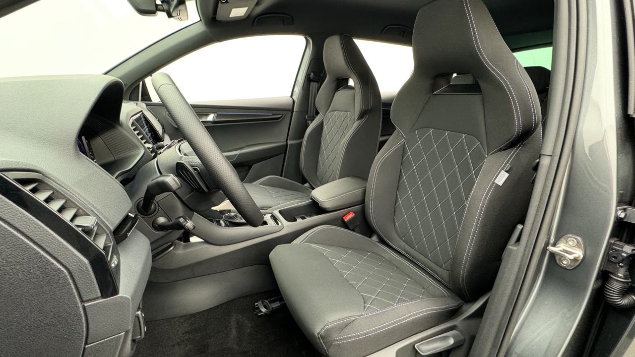 SKODA Karoq 2.0 TSI SportLine 4x4 DSG-image-4