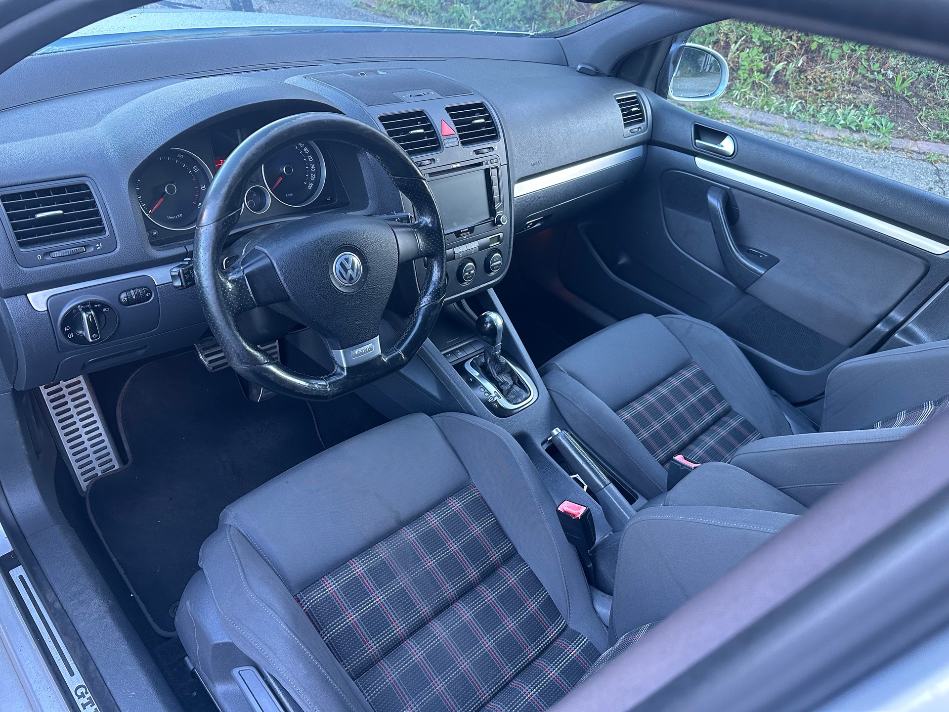 VW Golf 2.0 TFSI GTI-image-11
