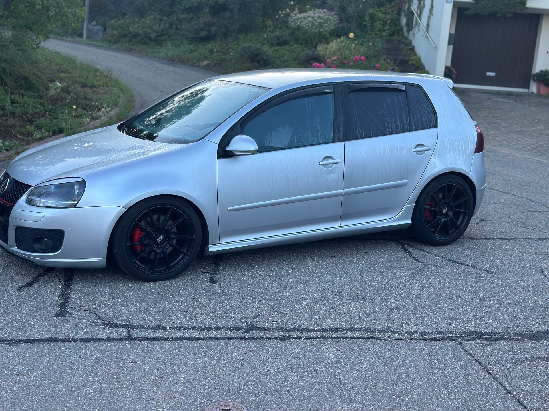 VW Golf 2.0 TFSI GTI-image-1