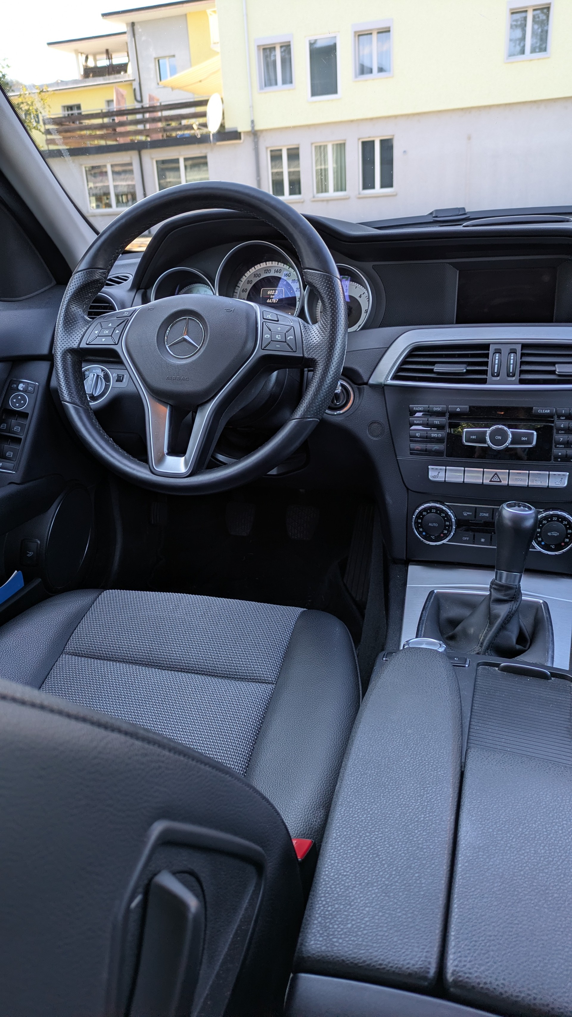 MERCEDES-BENZ C220 CDI-image-5