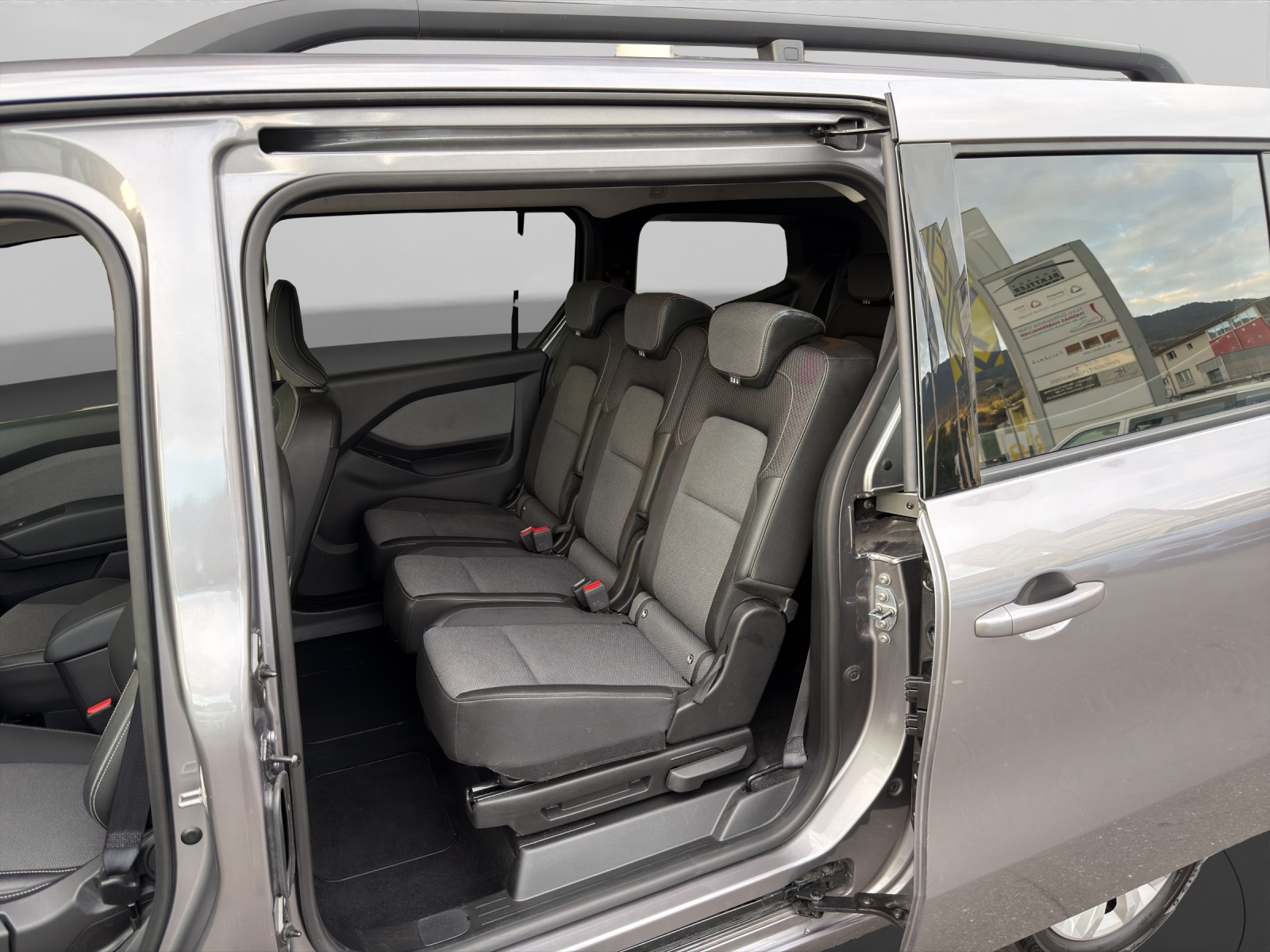 RENAULT Grand Kangoo Kombi 1.3 TCe 130 techno-image-9