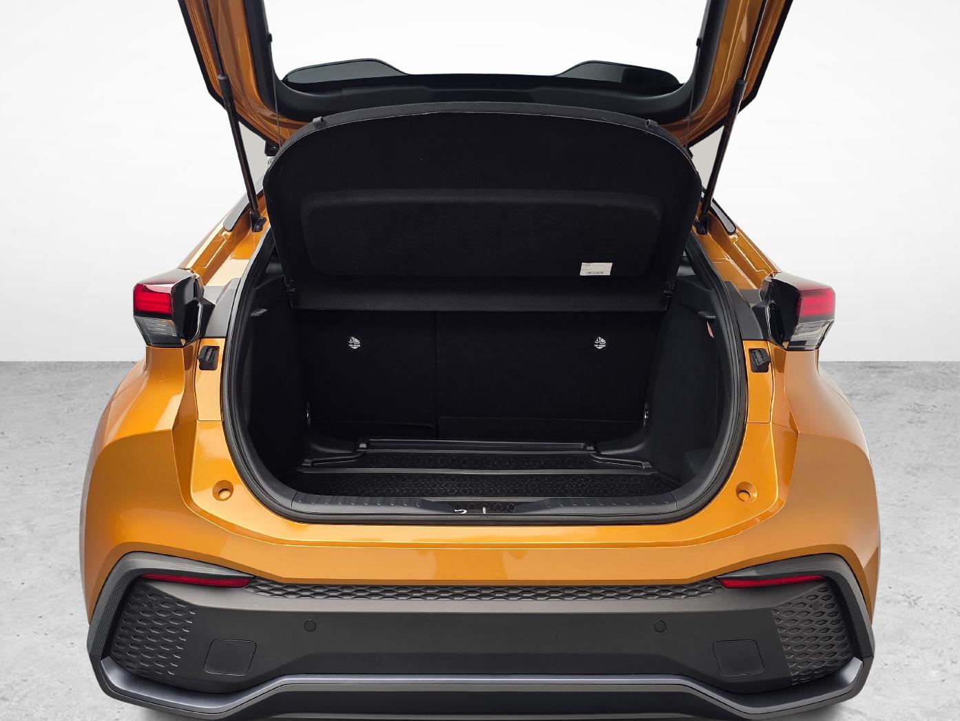 TOYOTA C-HR 2.0 HEV Trend 4x4-image-11