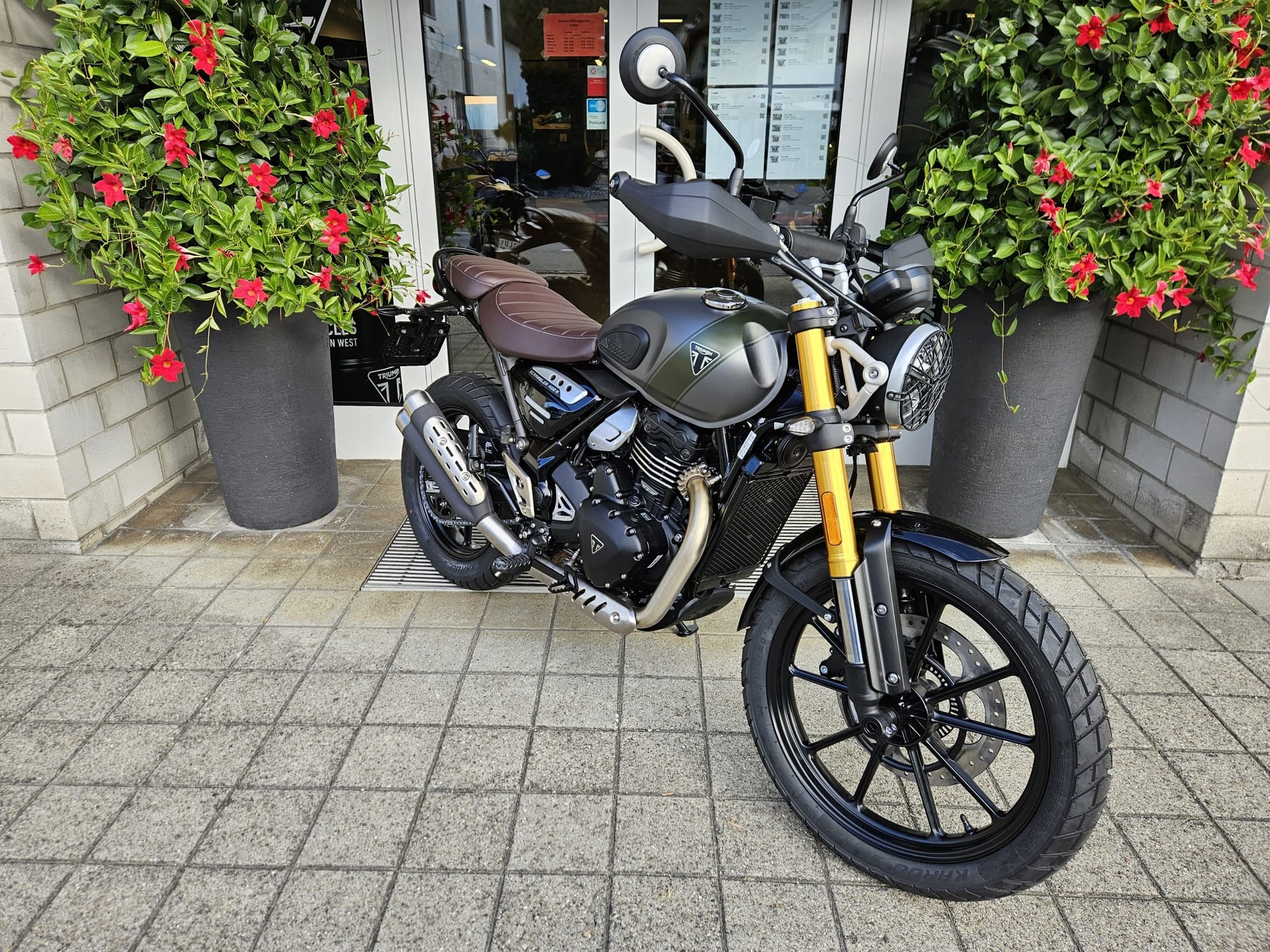 TRIUMPH Scrambler 400 X-showroom-element-2