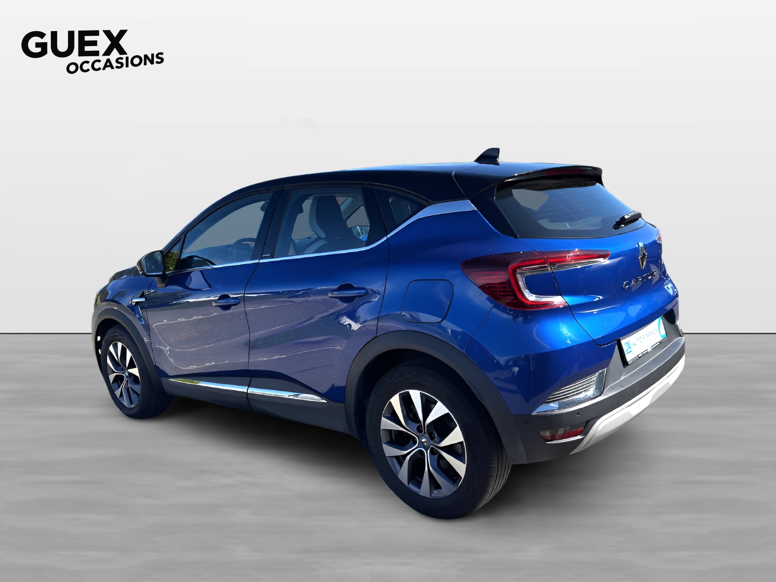 RENAULT Captur 1.6 E-Tech Plug-in Intens-showroom-element-1
