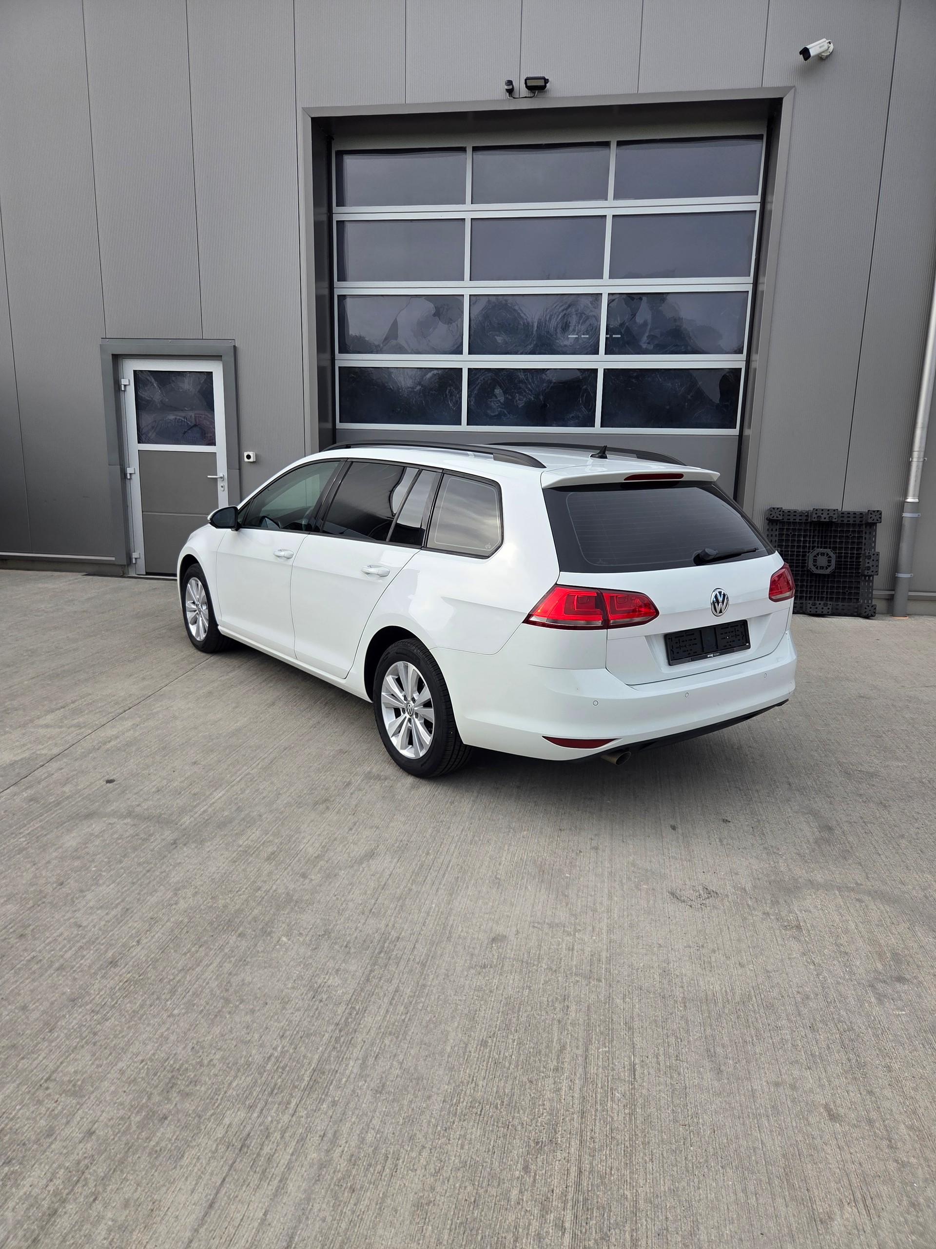 VW Golf Variant 1.6 TDI Comfortline DSG-image-3