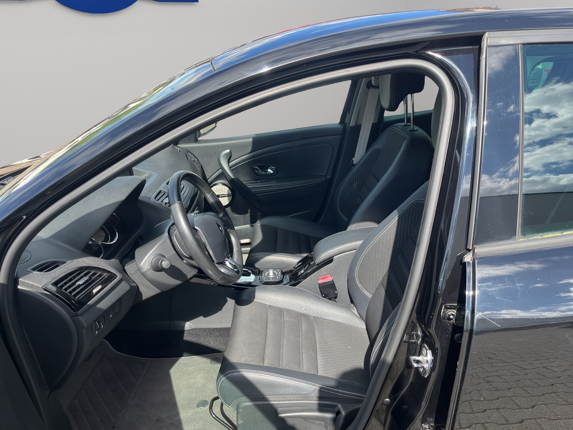 RENAULT Mégane 1.2 16V Turbo Bose EDC-image-4