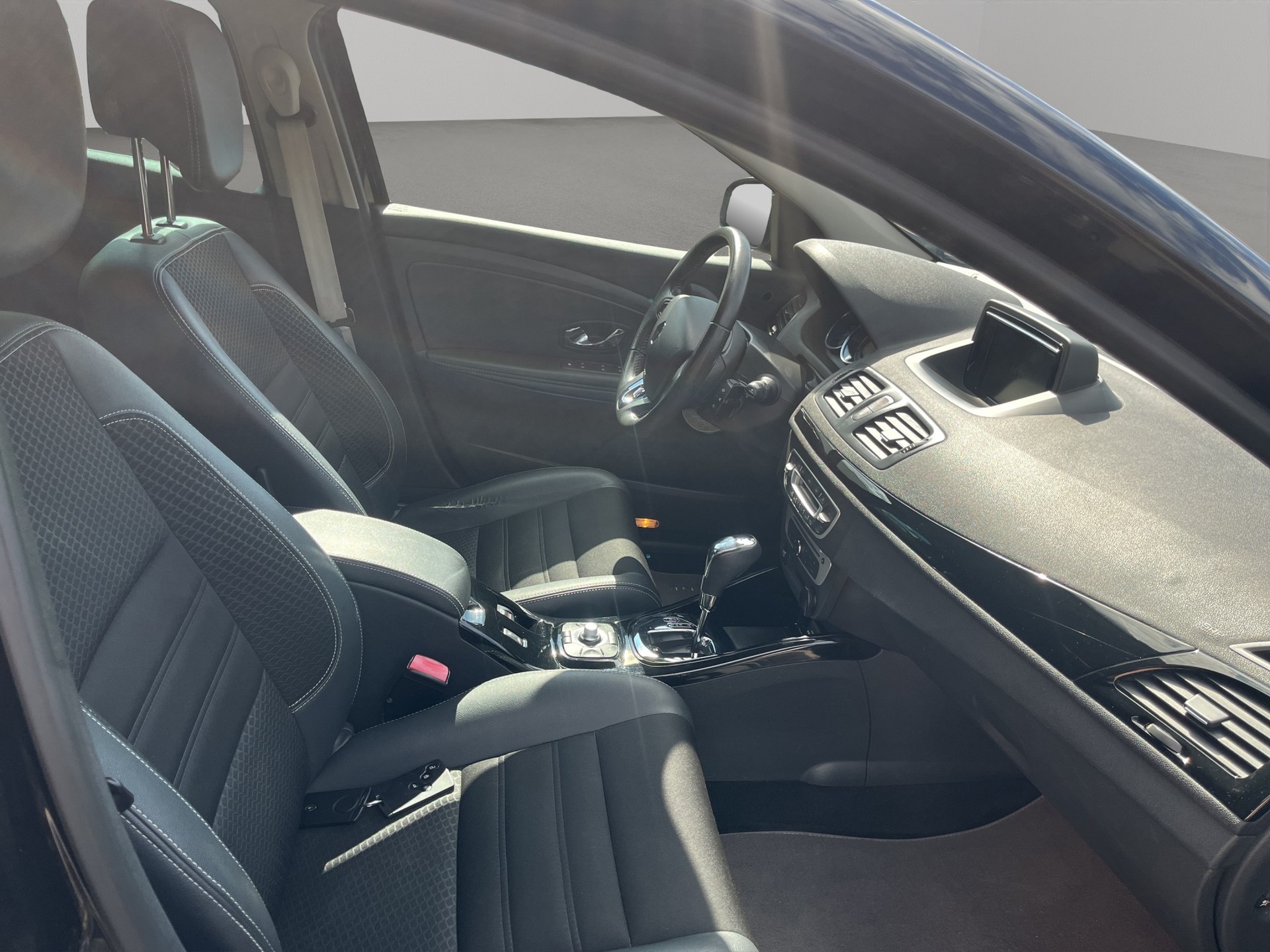 RENAULT Mégane 1.2 16V Turbo Bose EDC-image-8