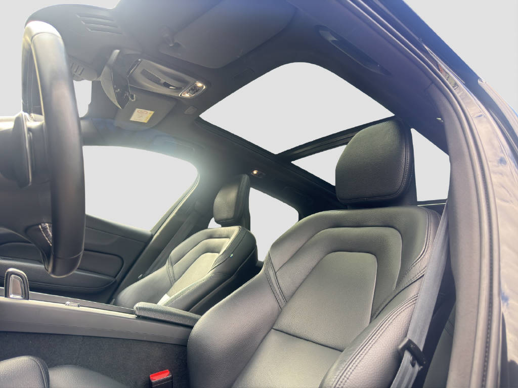 VOLVO XC60 2.0 T8 TE R-Design eAWD-image-10