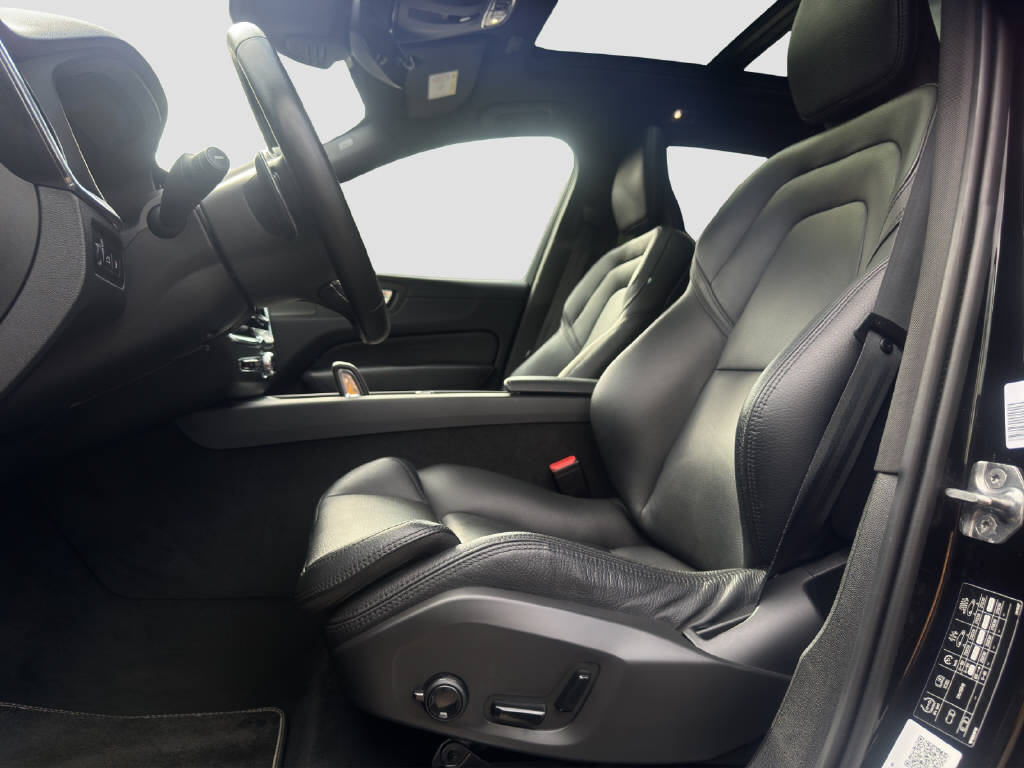 VOLVO XC60 2.0 T8 TE R-Design eAWD-image-7