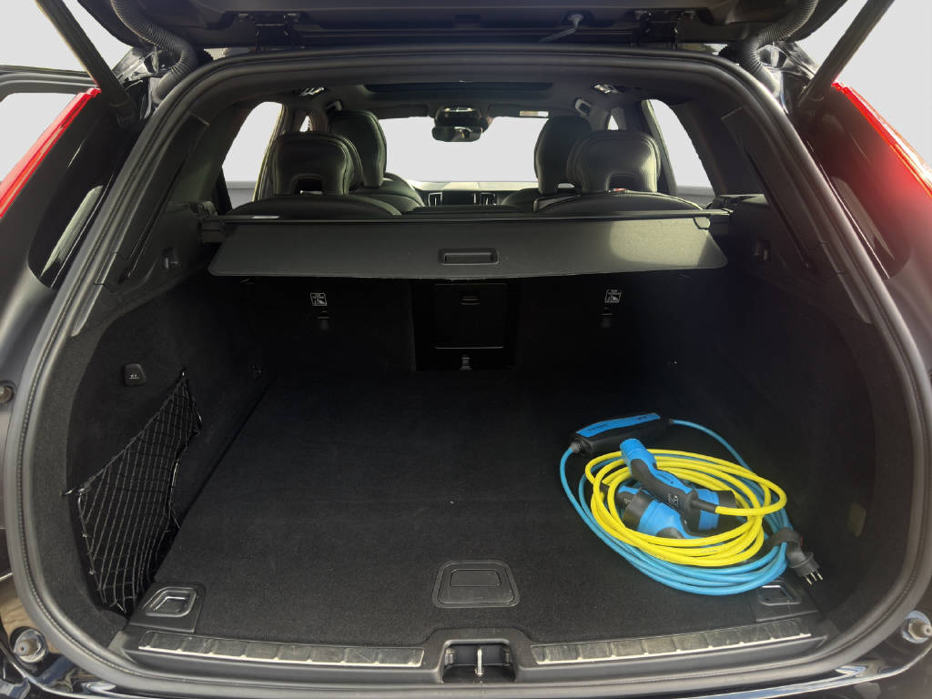 VOLVO XC60 2.0 T8 TE R-Design eAWD-image-12
