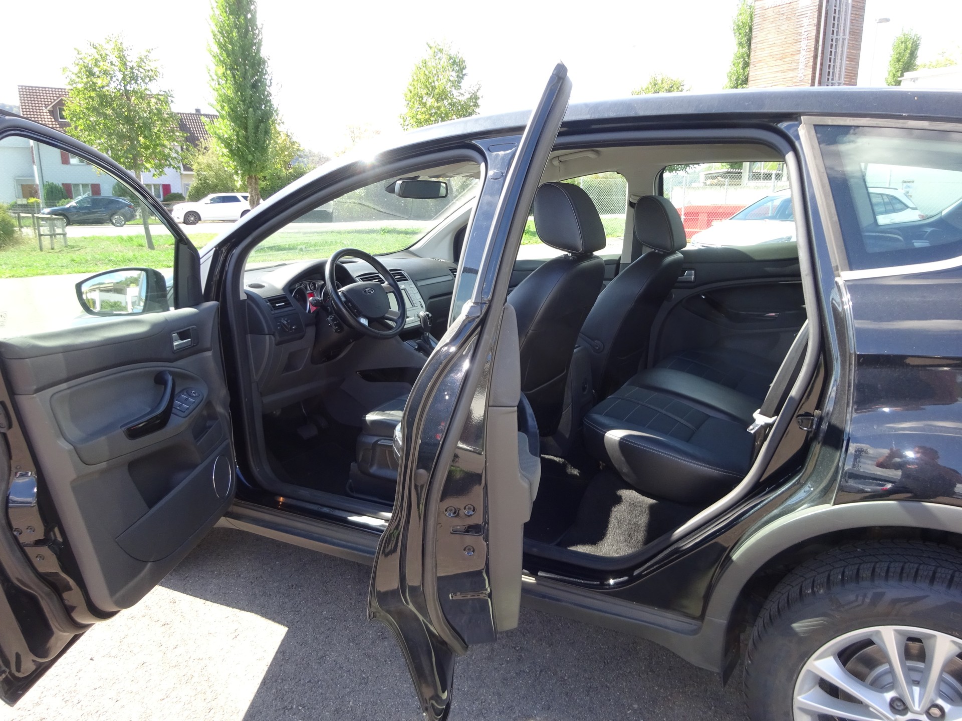 FORD Kuga 2.0 TDCi Titanium 4WD PowerShift-image-8