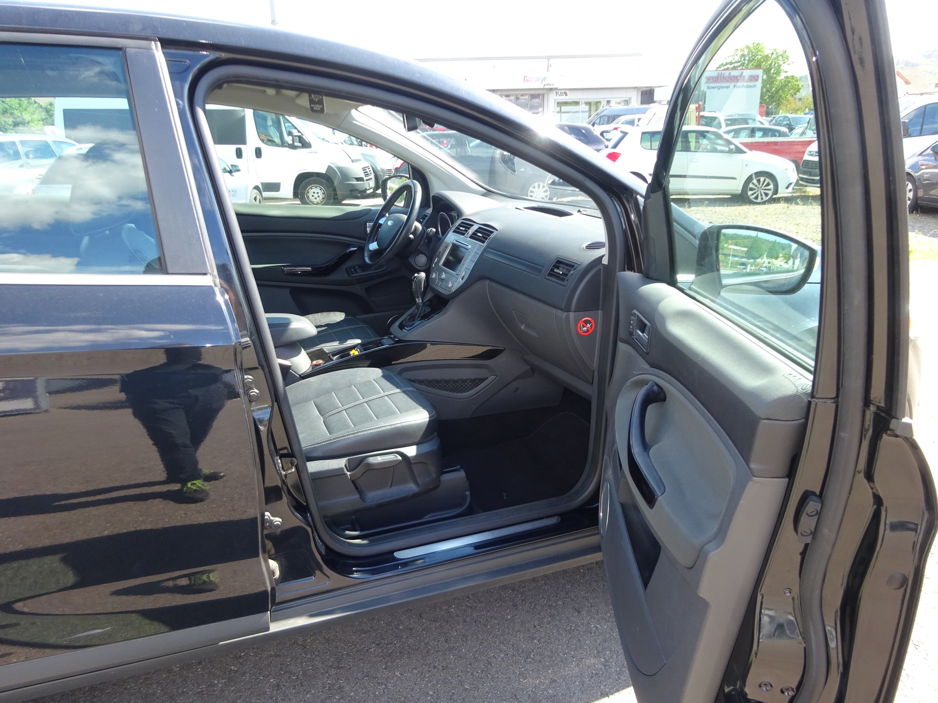 FORD Kuga 2.0 TDCi Titanium 4WD PowerShift-image-3