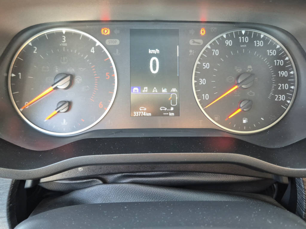 RENAULT Adria Active 2.0 dCi 170 EDC-image-11