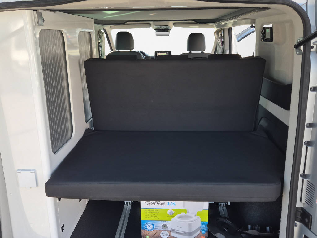 RENAULT Adria Active 2.0 dCi 170 EDC-image-17