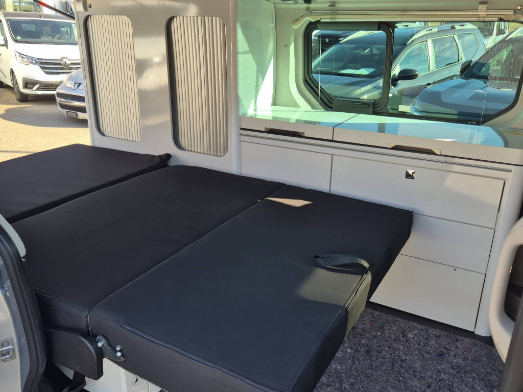 RENAULT Adria Active 2.0 dCi 170 EDC-image-21