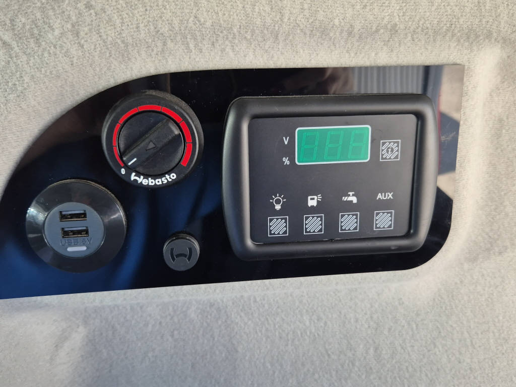 RENAULT Adria Active 2.0 dCi 170 EDC-image-18