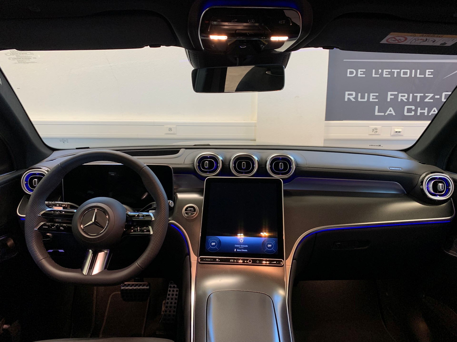 MERCEDES-BENZ GLC 200 4Matic 9G-Tronic-image-11