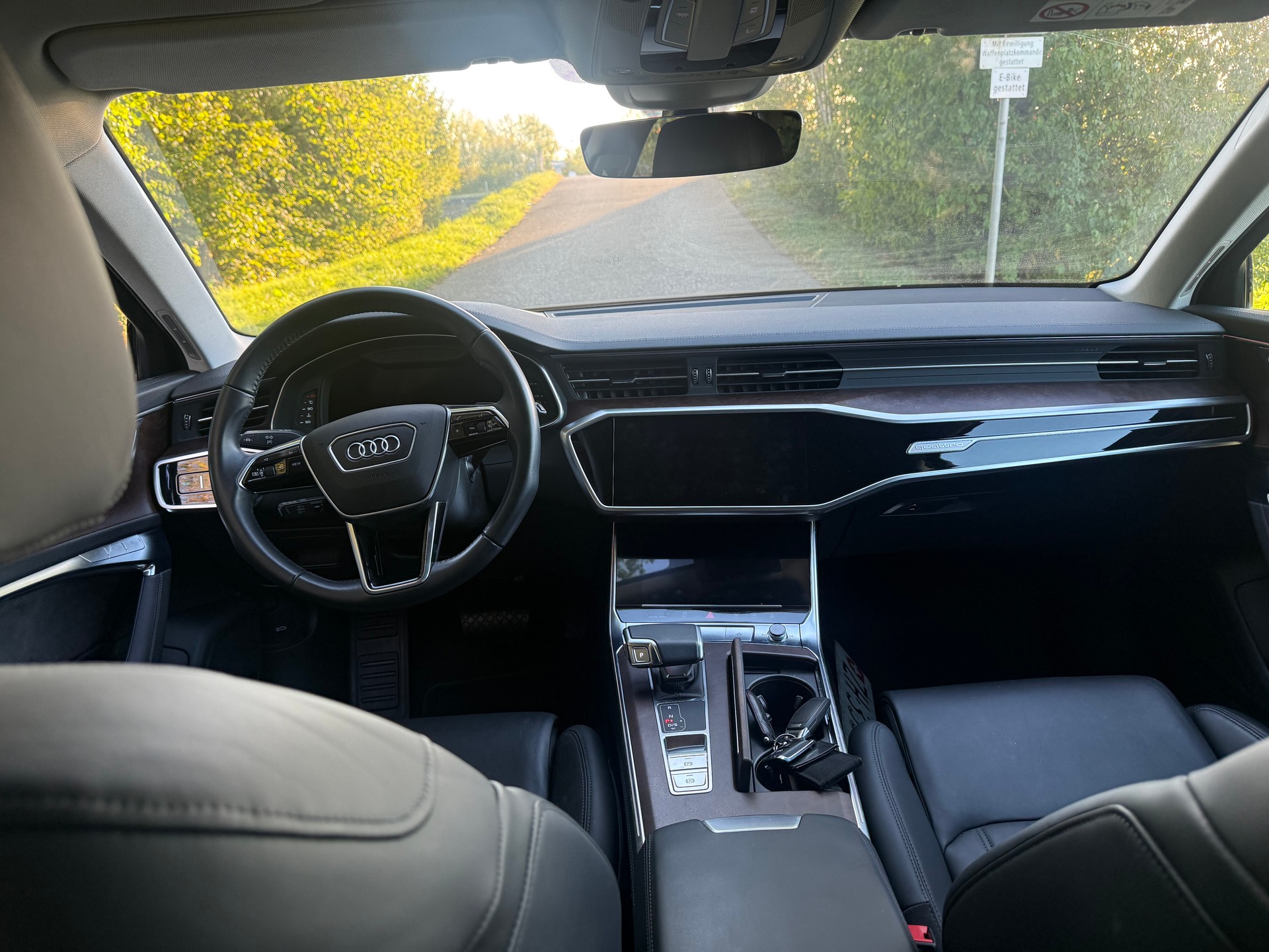 AUDI A6 Avant 55 TFSI Design quattro S-tronic-image-5