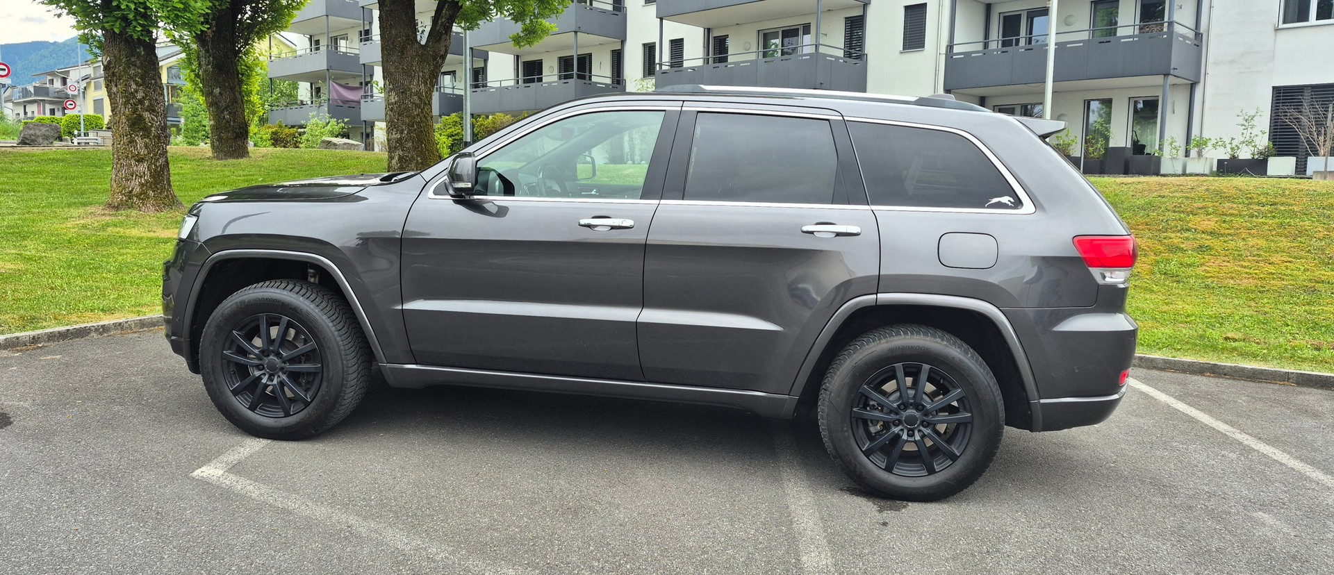 JEEP 3.0 CRD 250 Overland-image-2