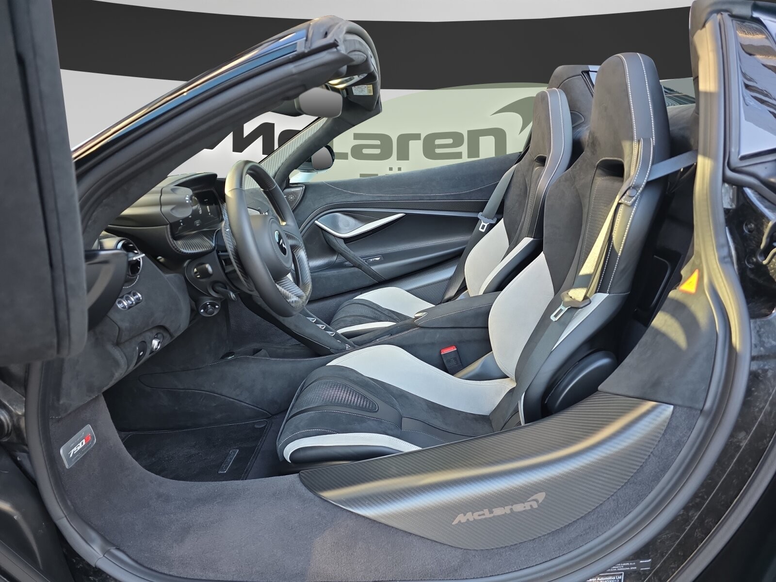 McLAREN 750S Spider Performance-image-9