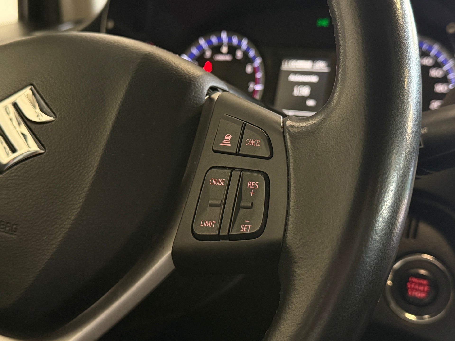 SUZUKI SX4 S-Cross 1.4 16V Generation Hybrid 4WD-image-9